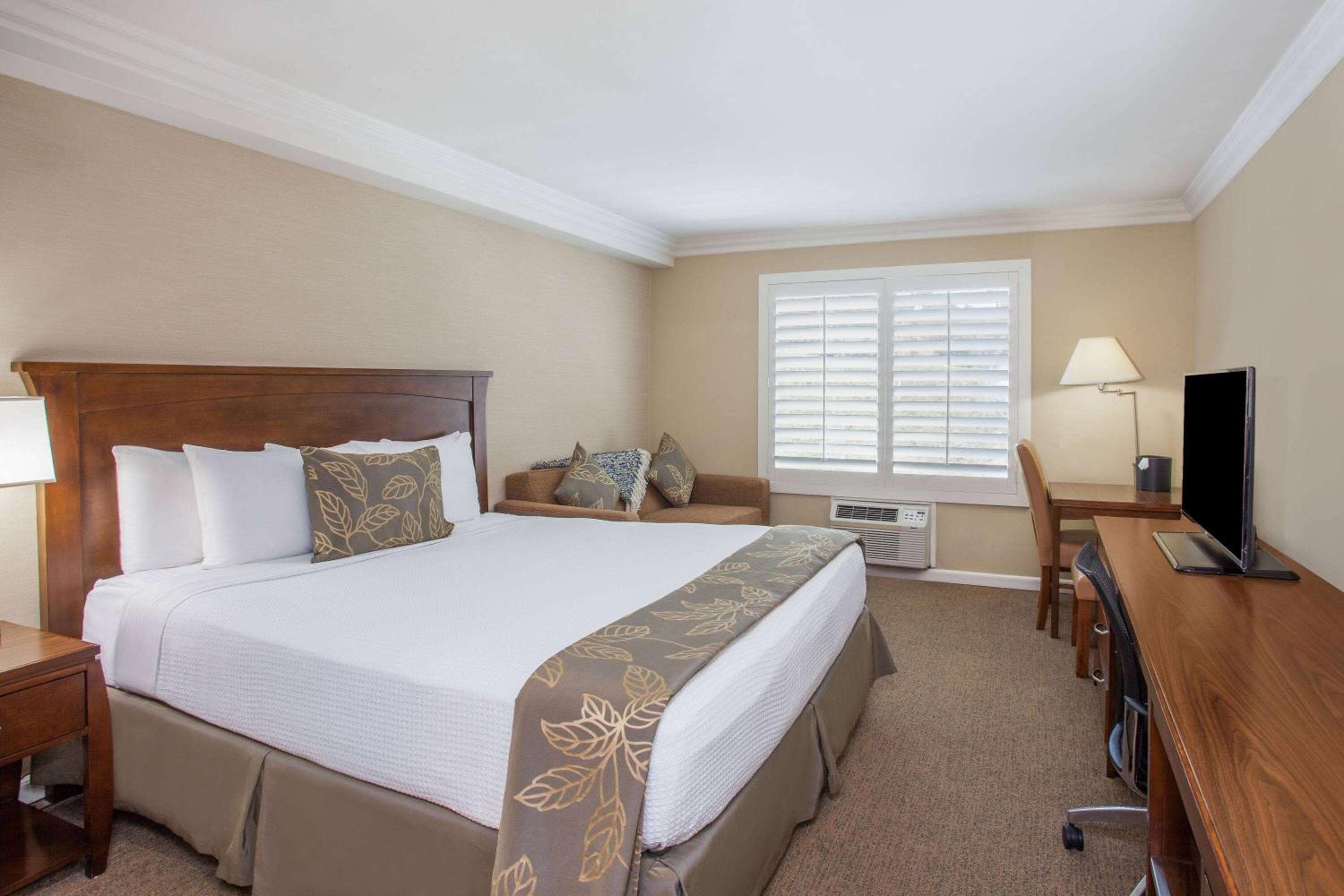Days Inn by Wyndham San Diego Hotel Circle
