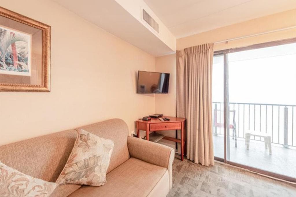Studio w Balcony and Ocean View - Boardwalk One - 203