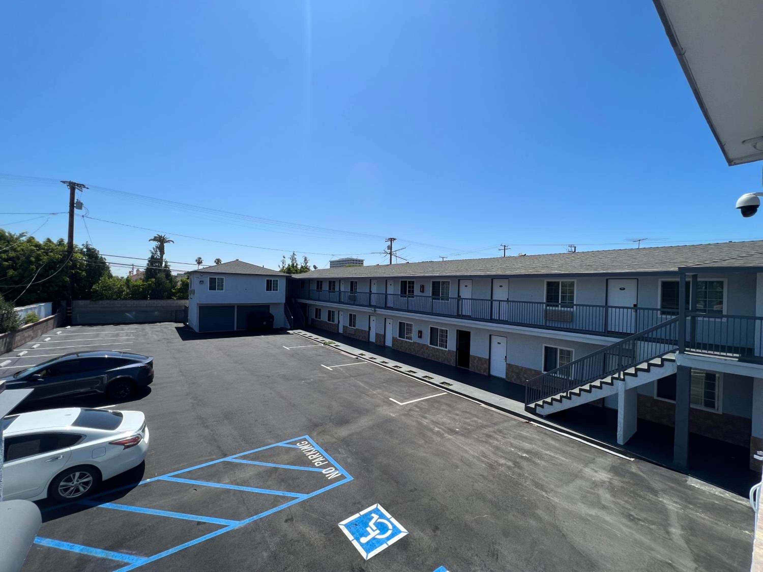 Sunshine Motel