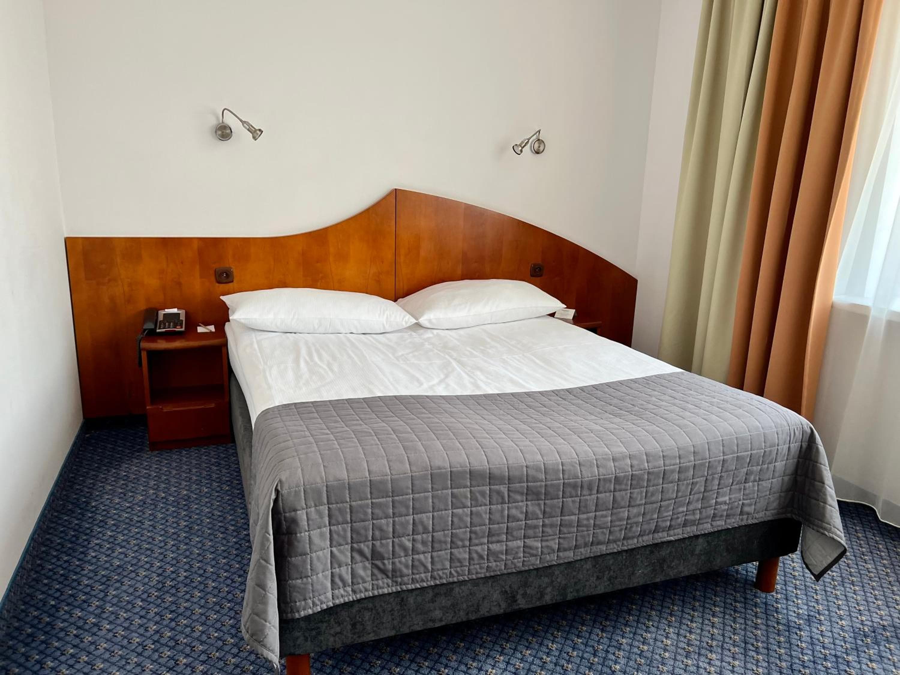 City Hotel