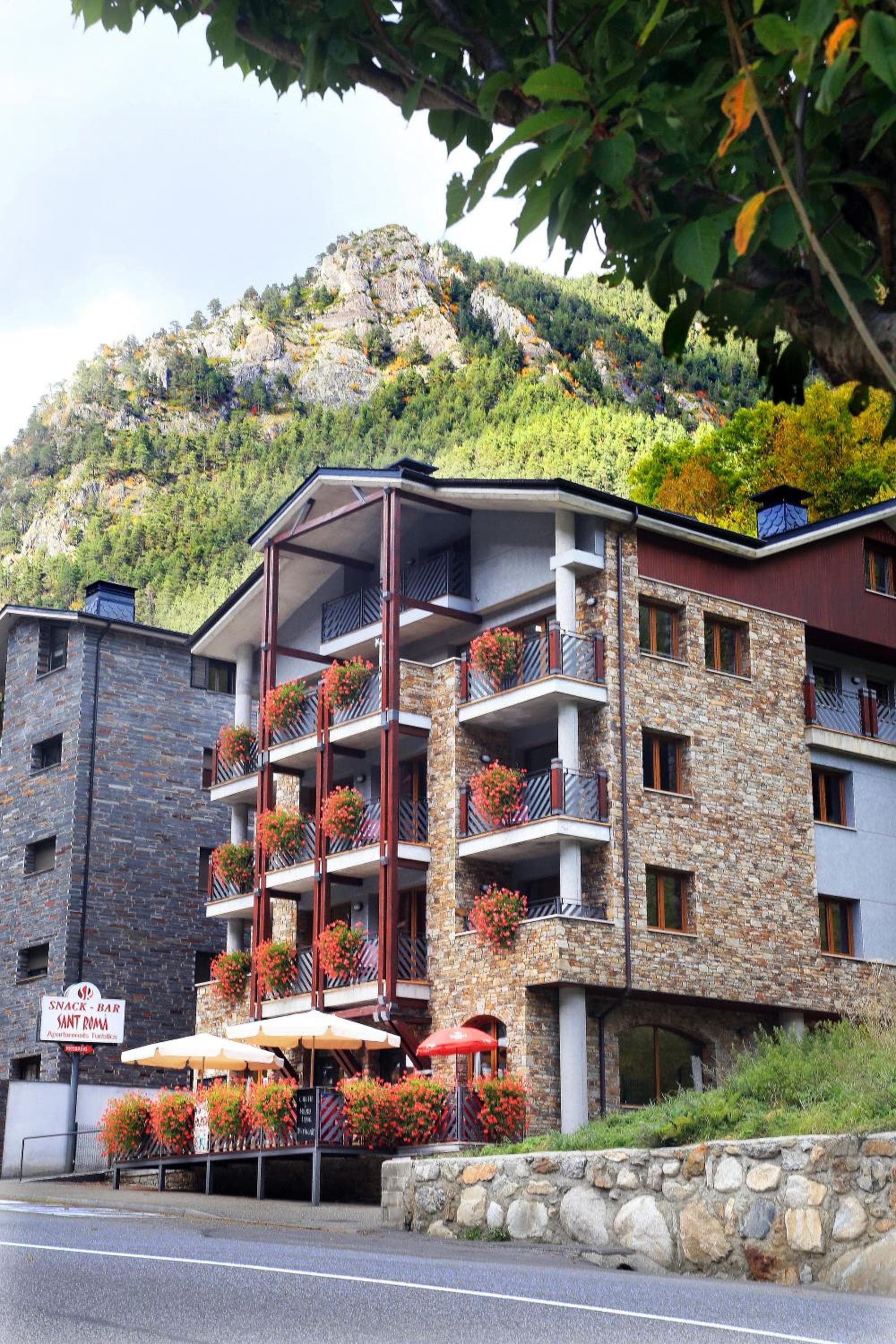 Vista Arinsal Apartments