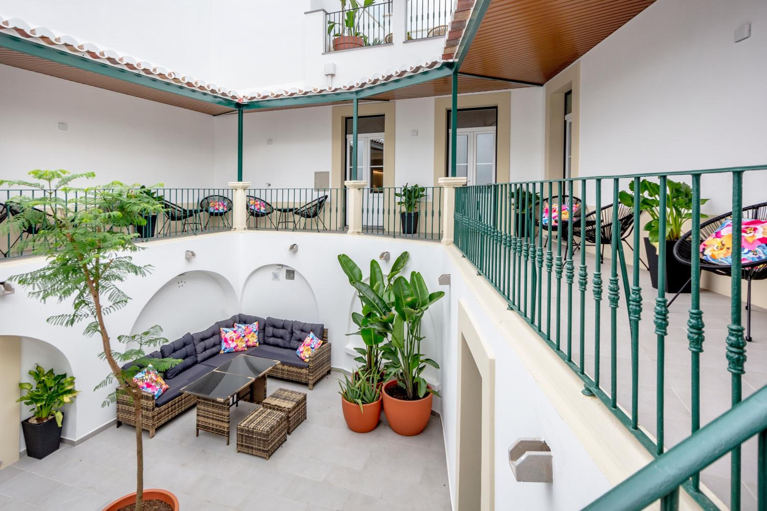 Guest House Jacarandá Faro
