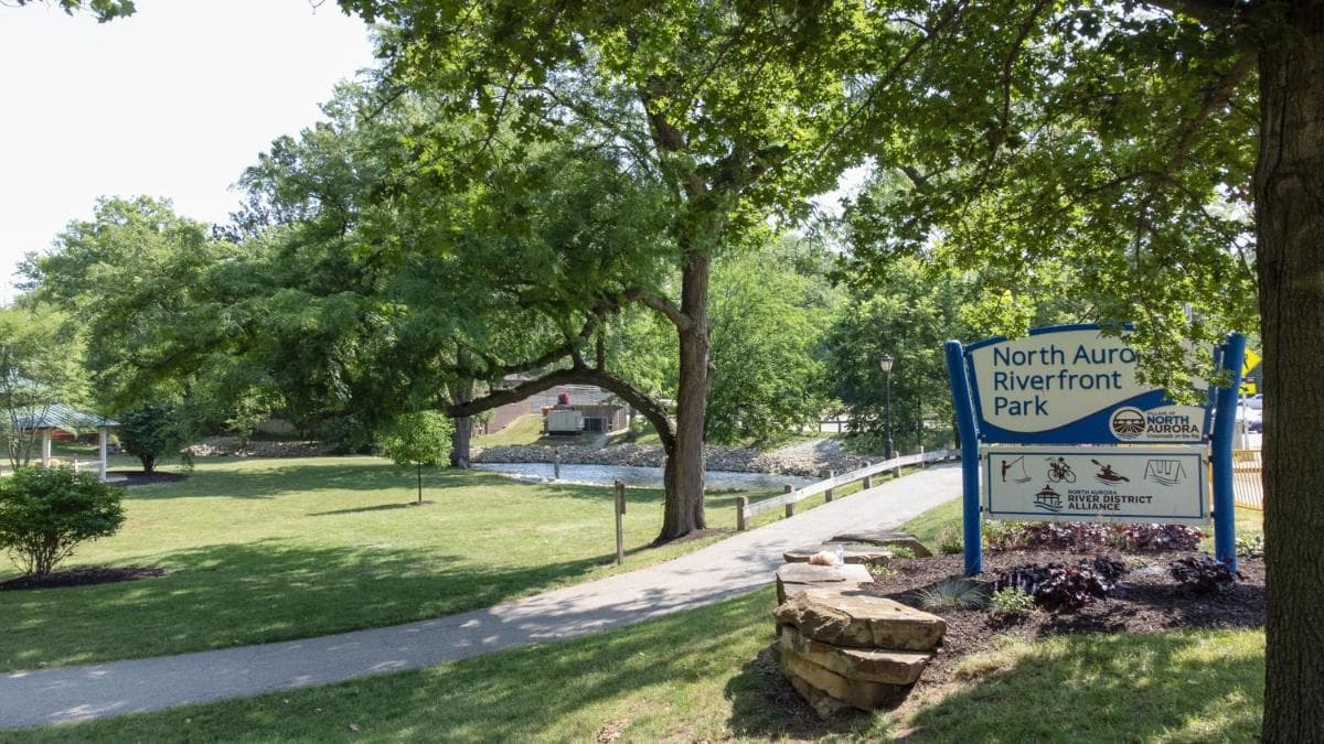 HomeTowne Studios by Red Roof and Conference Center Chicago - N Aurora Naperville