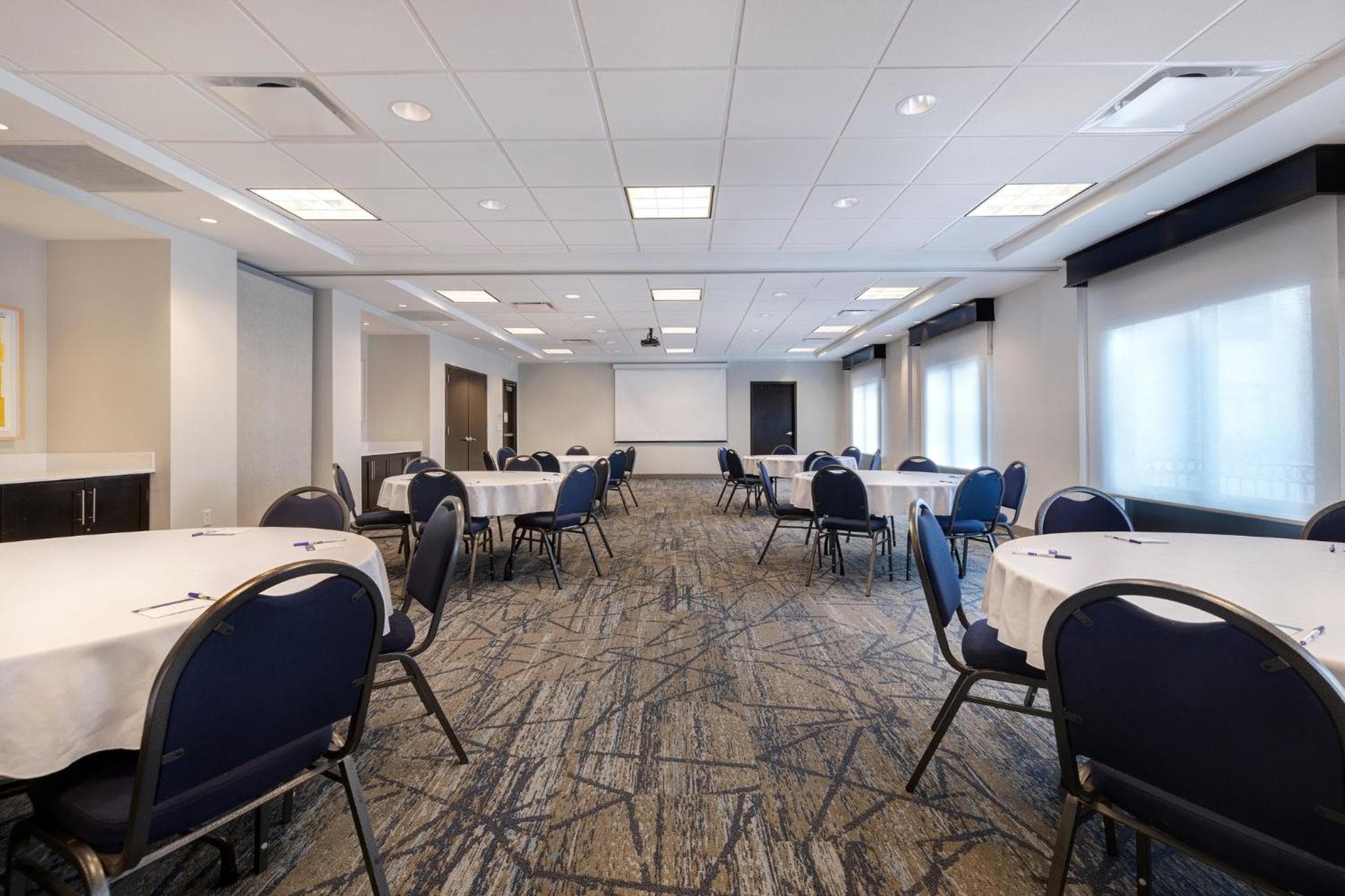 Holiday Inn Express & Suites - Kansas City KU Medical Center by IHG