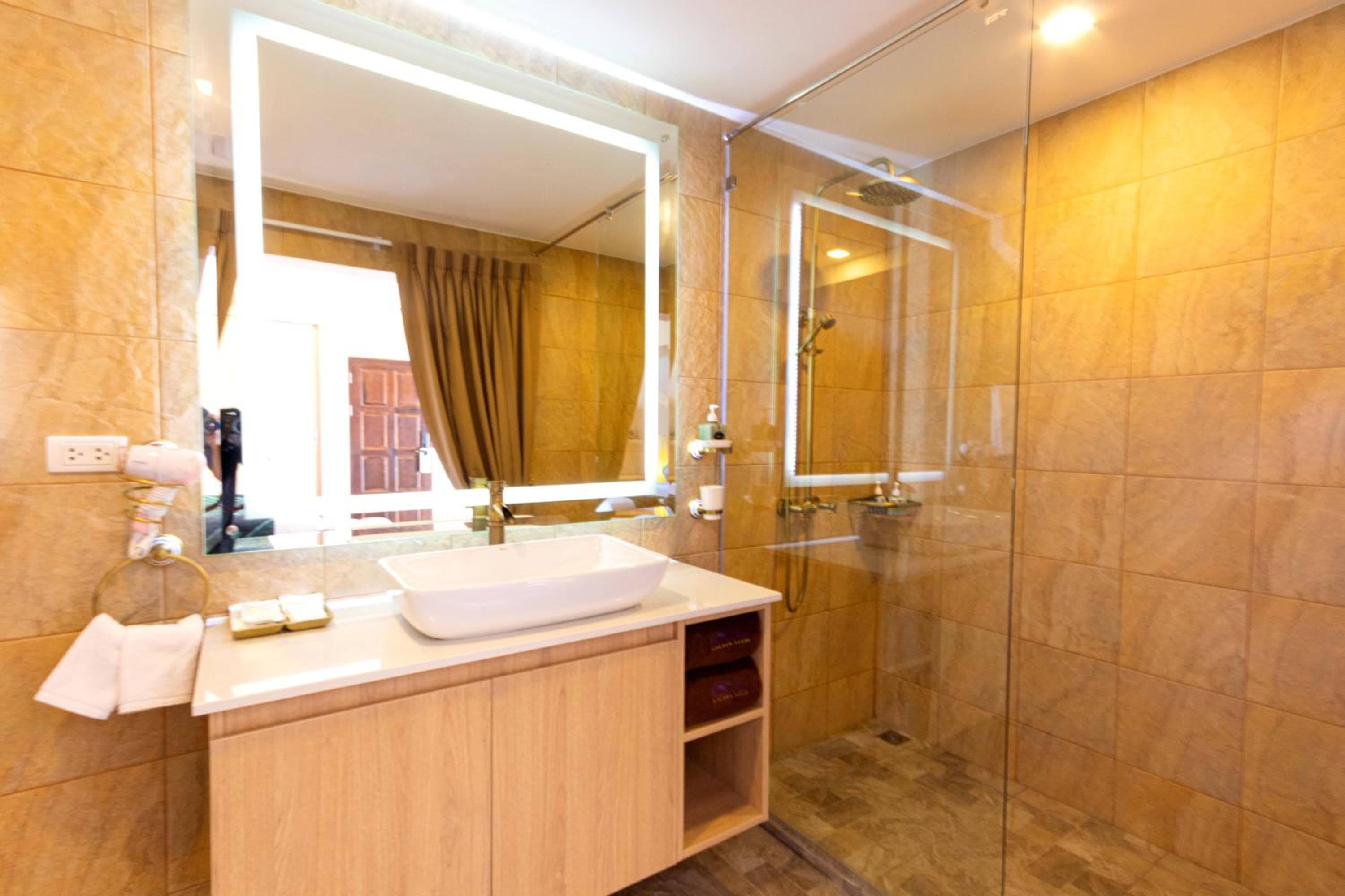 Two bedroom Luxury apartment very close to paris