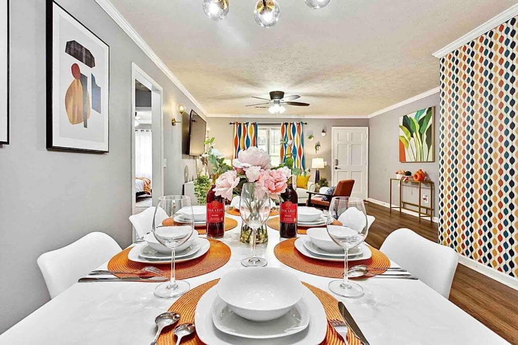 GA’s Peaches - Where Modern Meets Southern Comfort