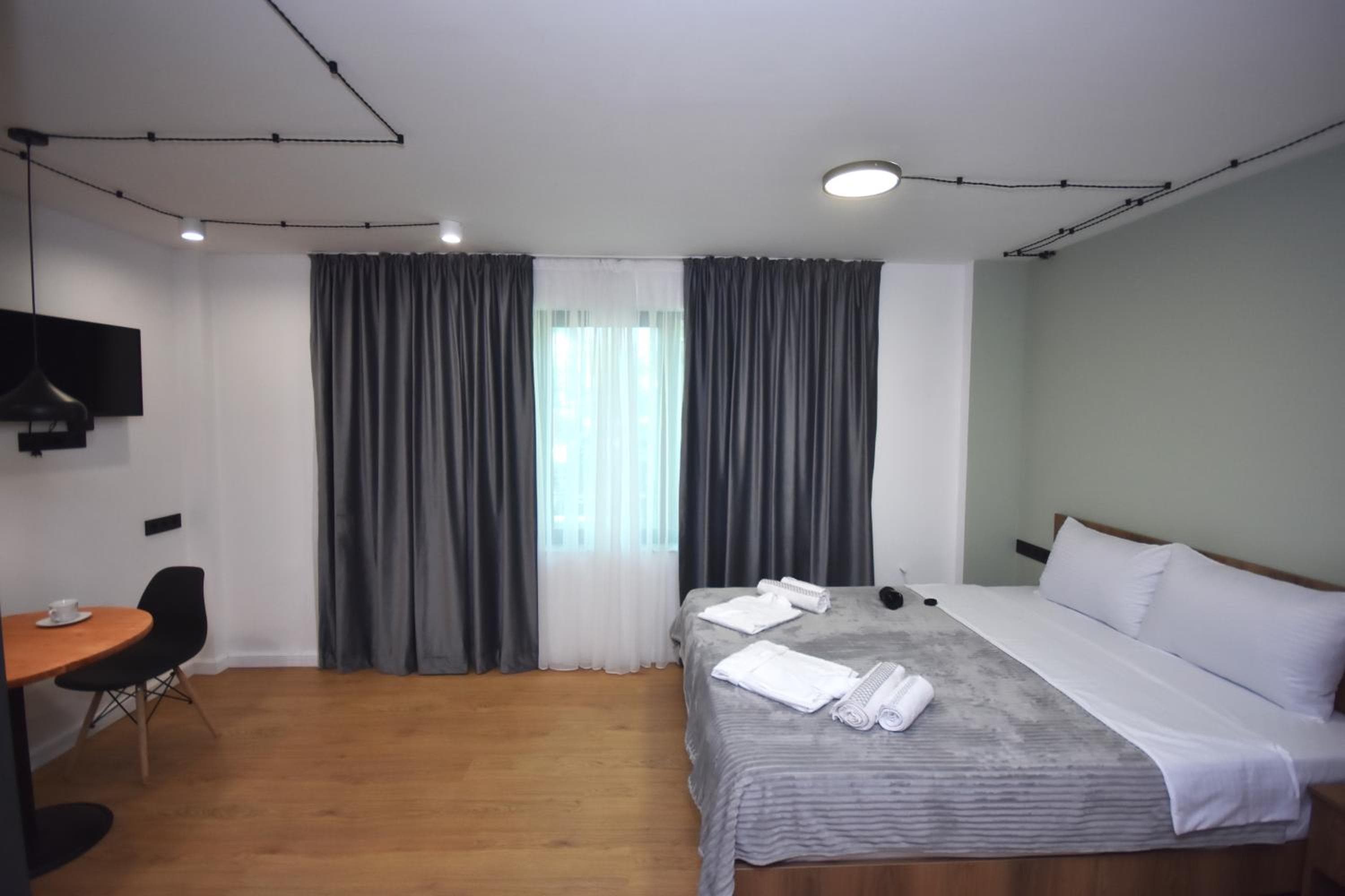 Pine Aparthotel