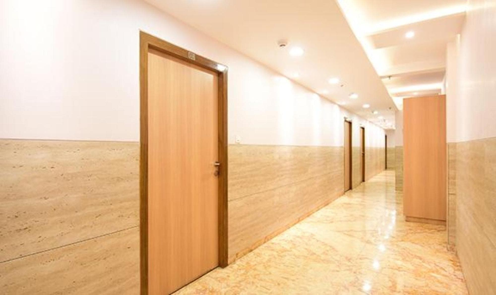 FabHotel Stay Inn International - Nr Sealdah Station