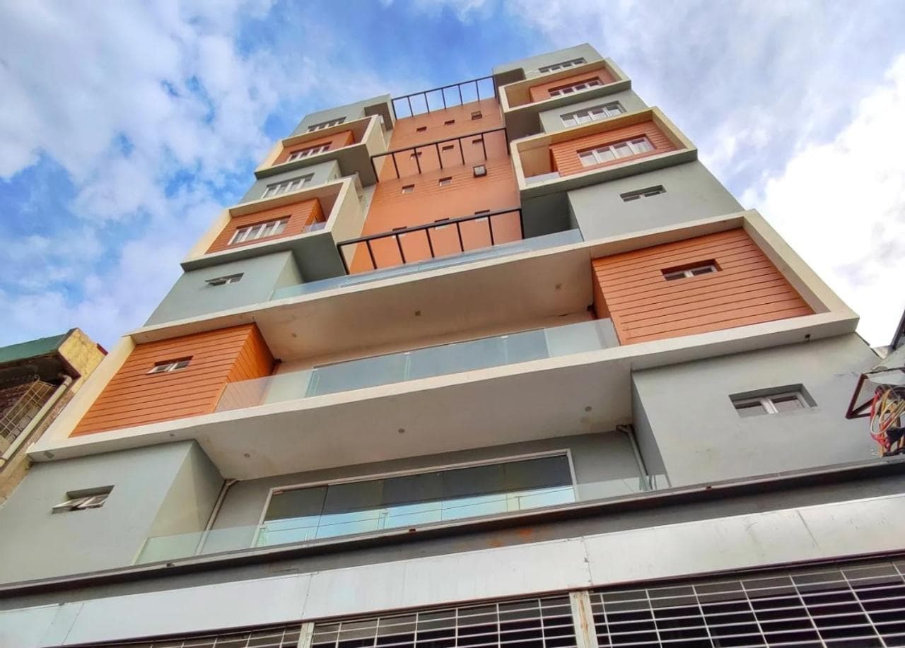Arzo Hotel Premier
