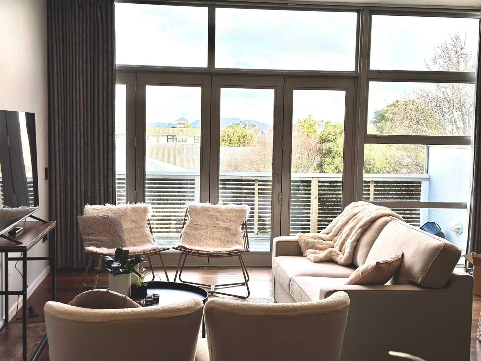 Petone - Central and Spacious