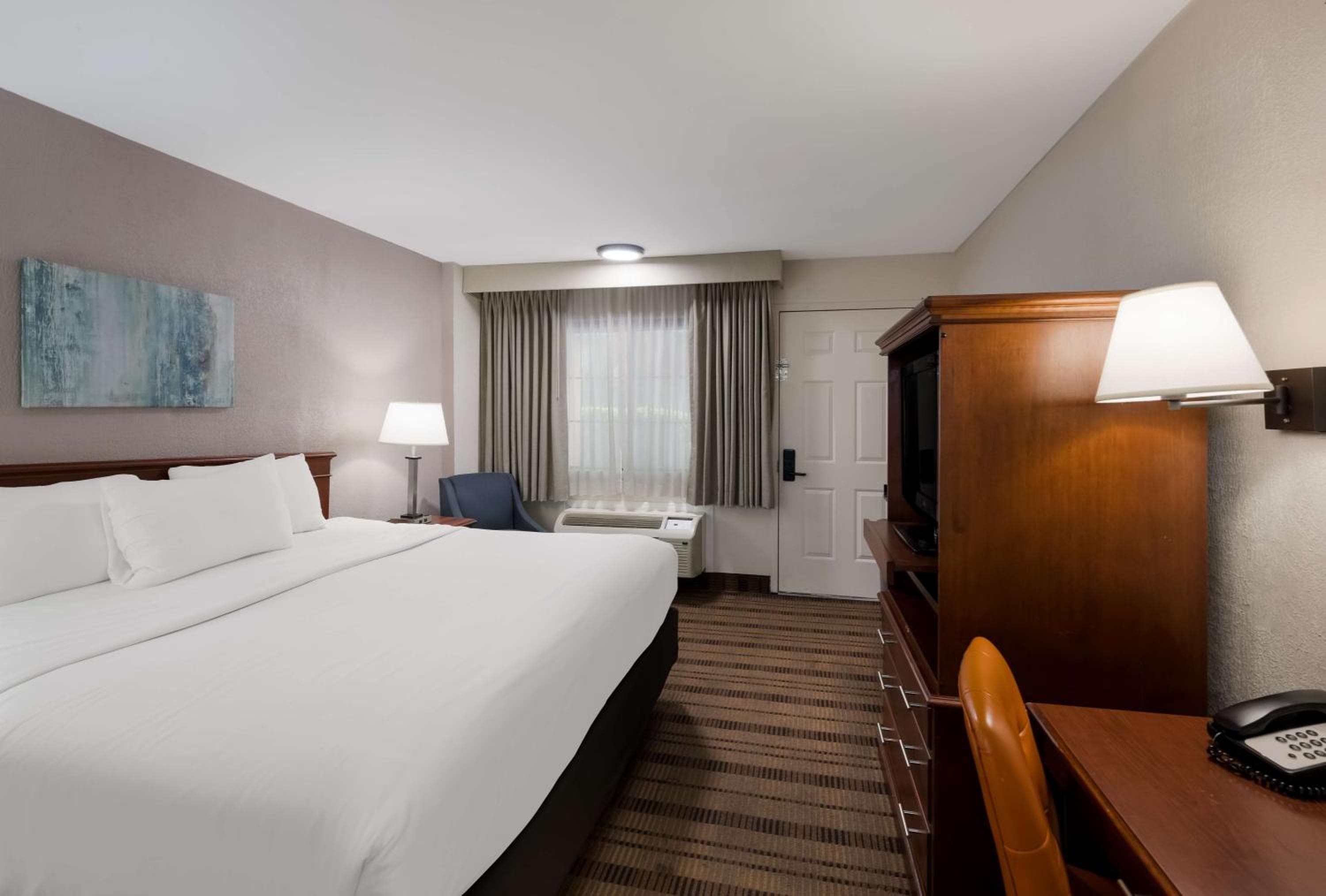 SureStay Plus by Best Western Woodbury Inn