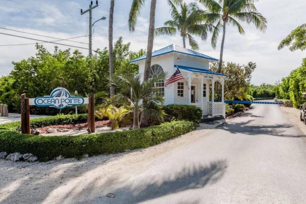 Welcome to the Pelican Lodge !