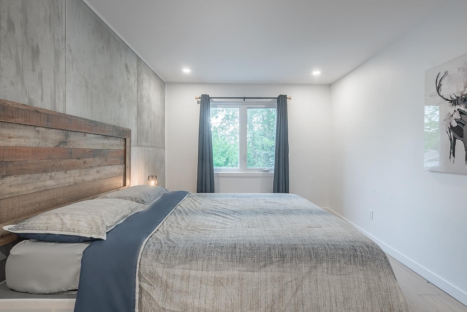 FREE PARKING PRIME LOCATION NEW MODERN CONDO