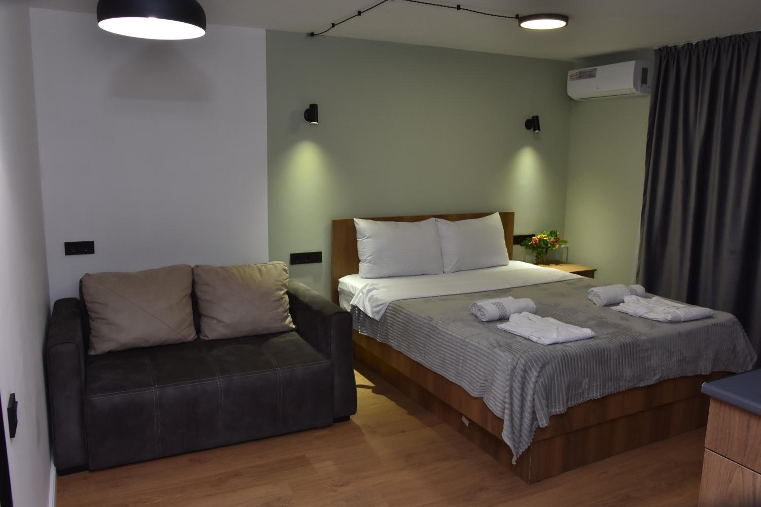 Pine Aparthotel