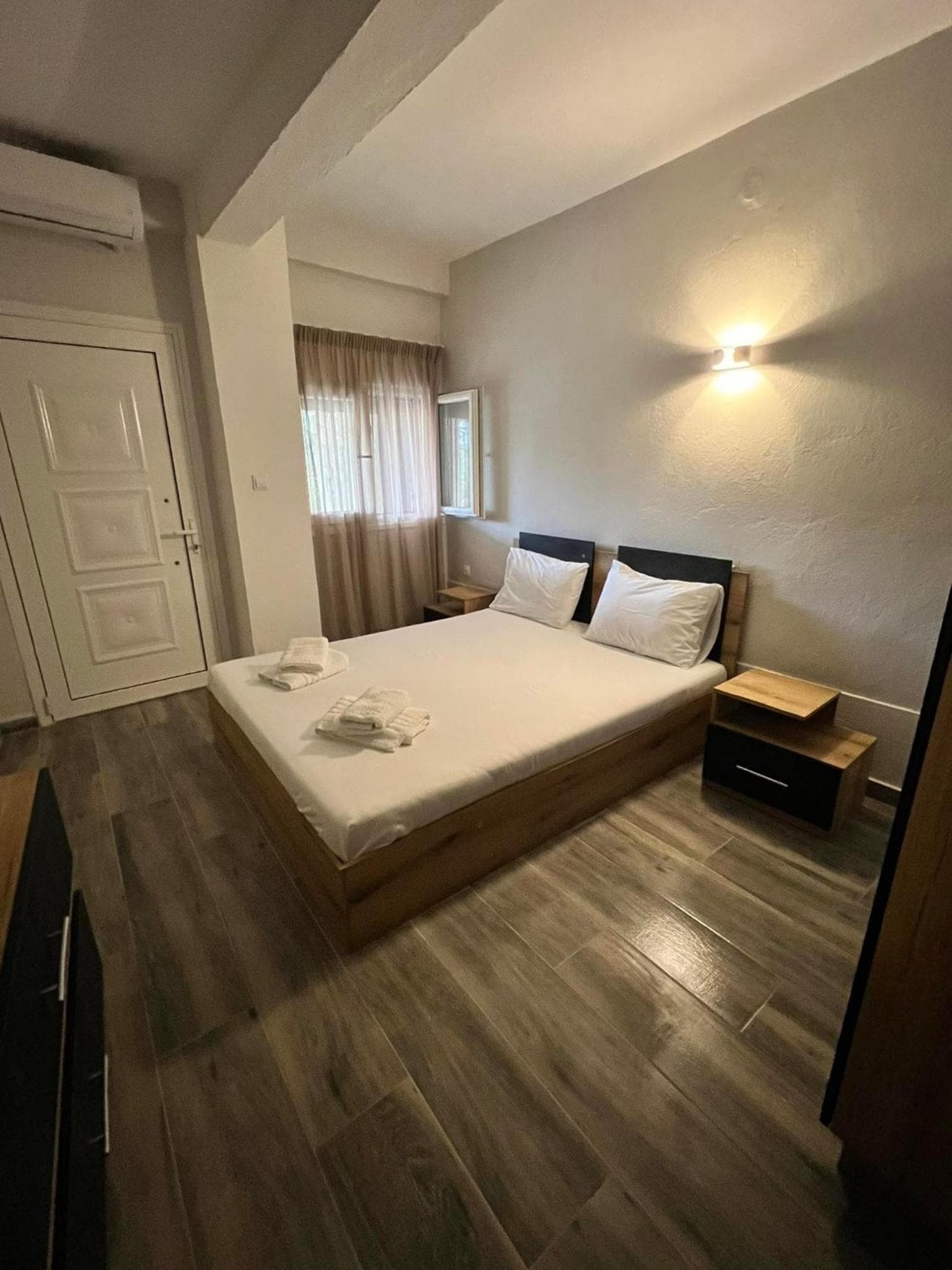 Medusa Rooms Kallithea by Lumen