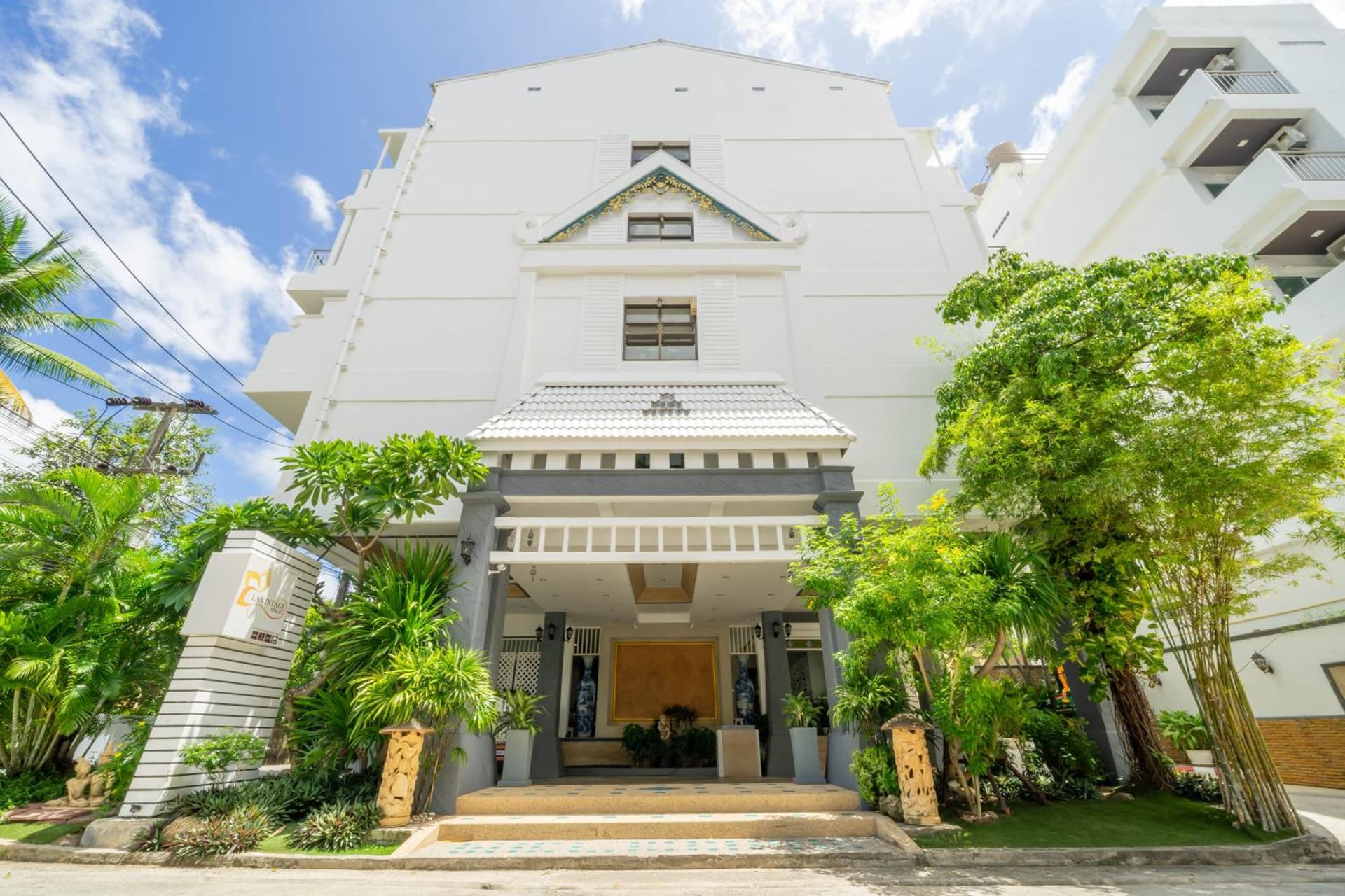 La Vintage Resort - Patong, Phuket