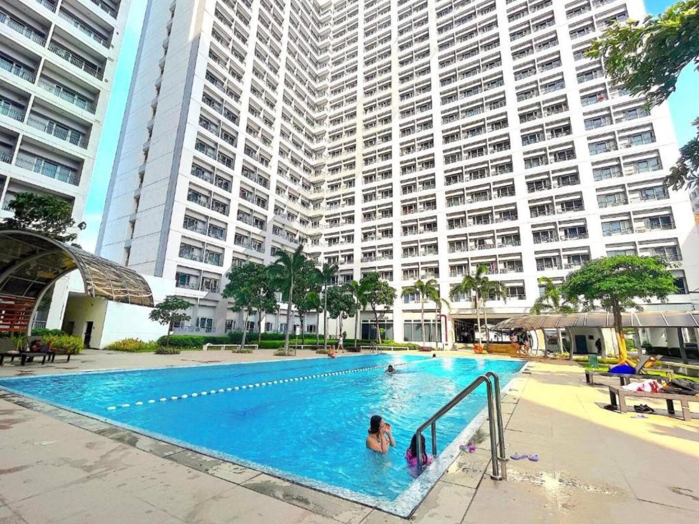 City View and WIFI in 1BR Grace Residences Taguig City