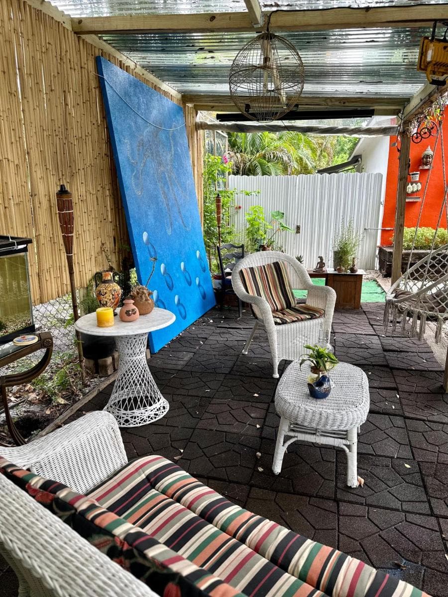 Flora's Garden Apartment/Studio
