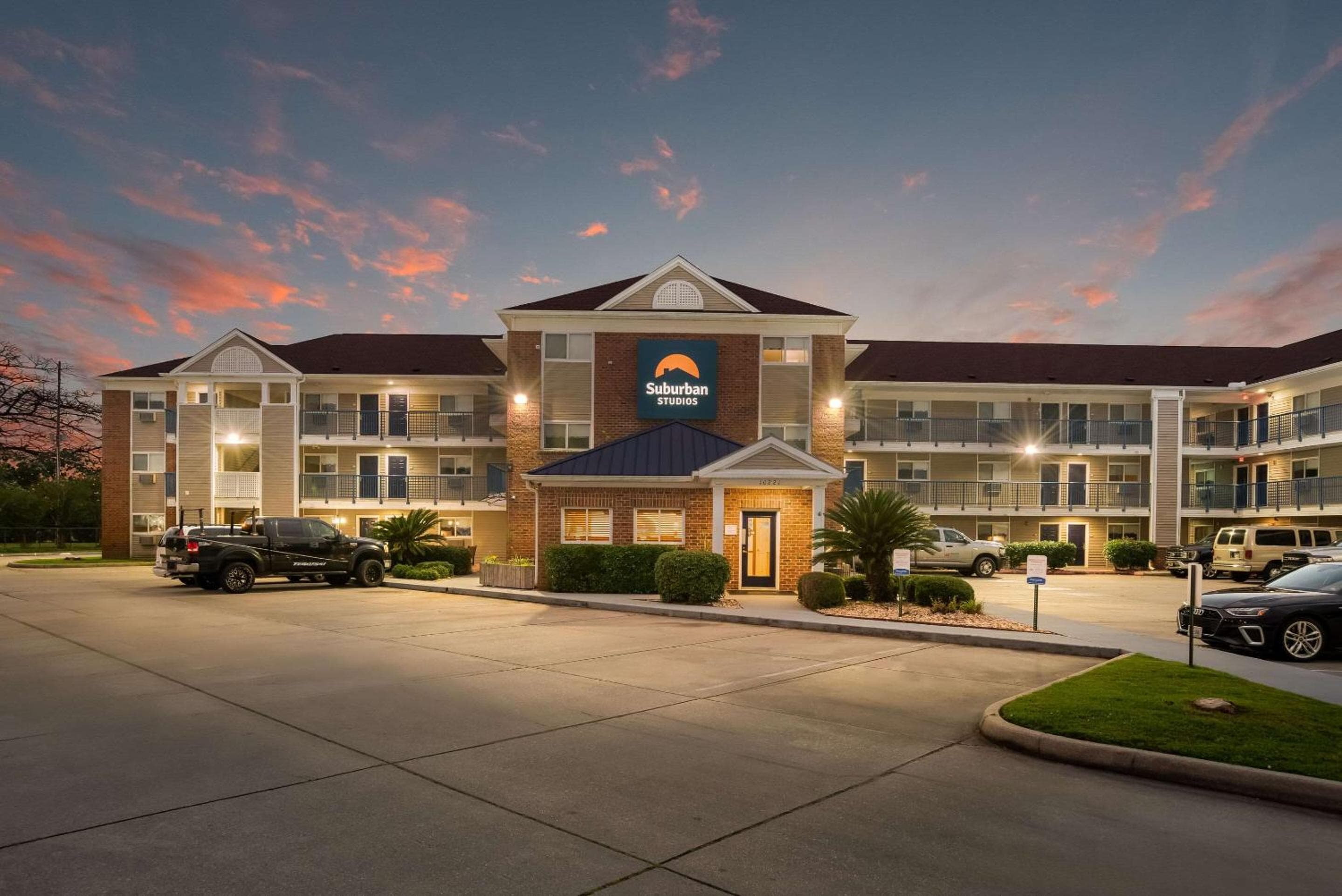Suburban Studios Biloxi North Area