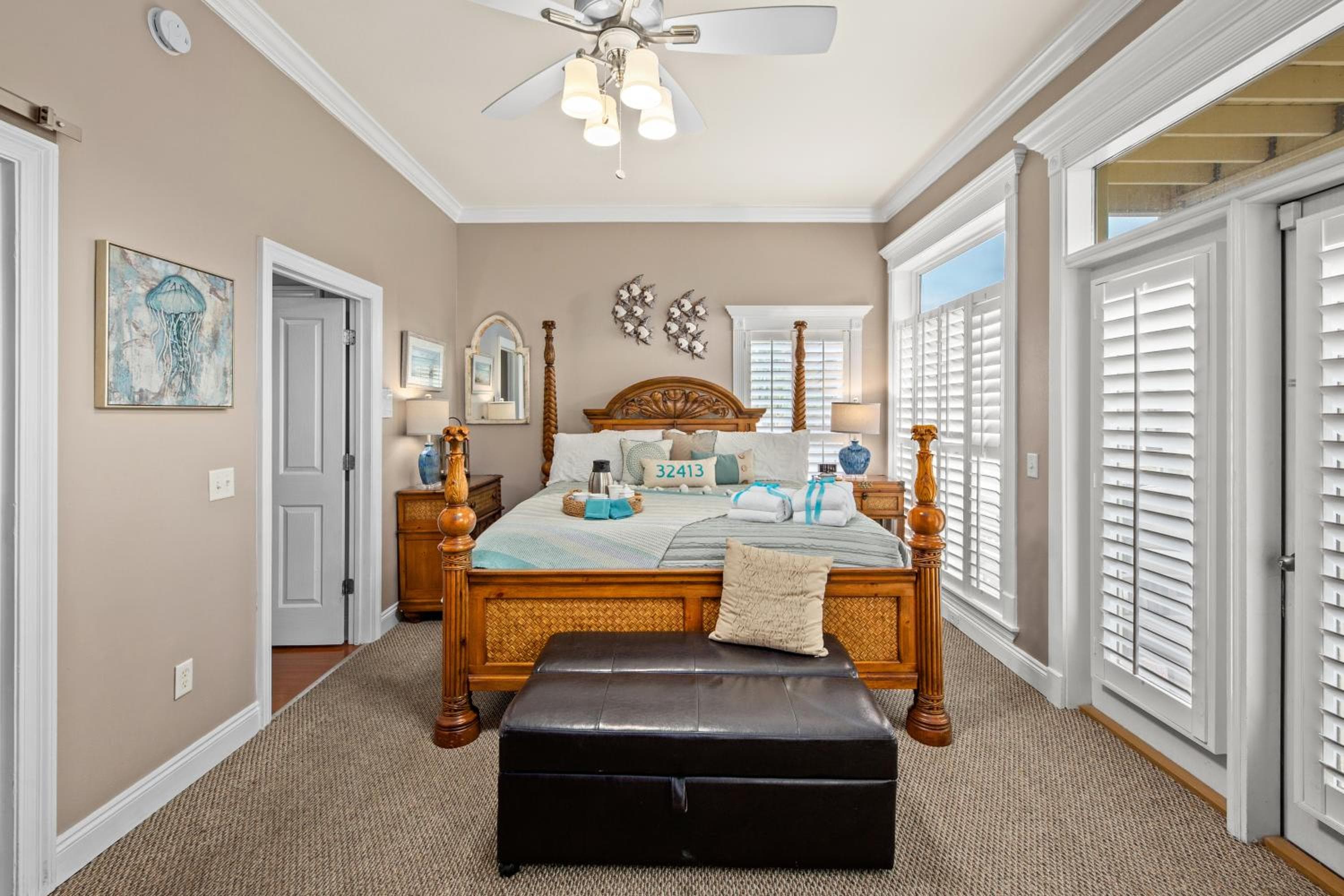 Algun Dia - Plush Family-Friendly Home - A Block from Beach