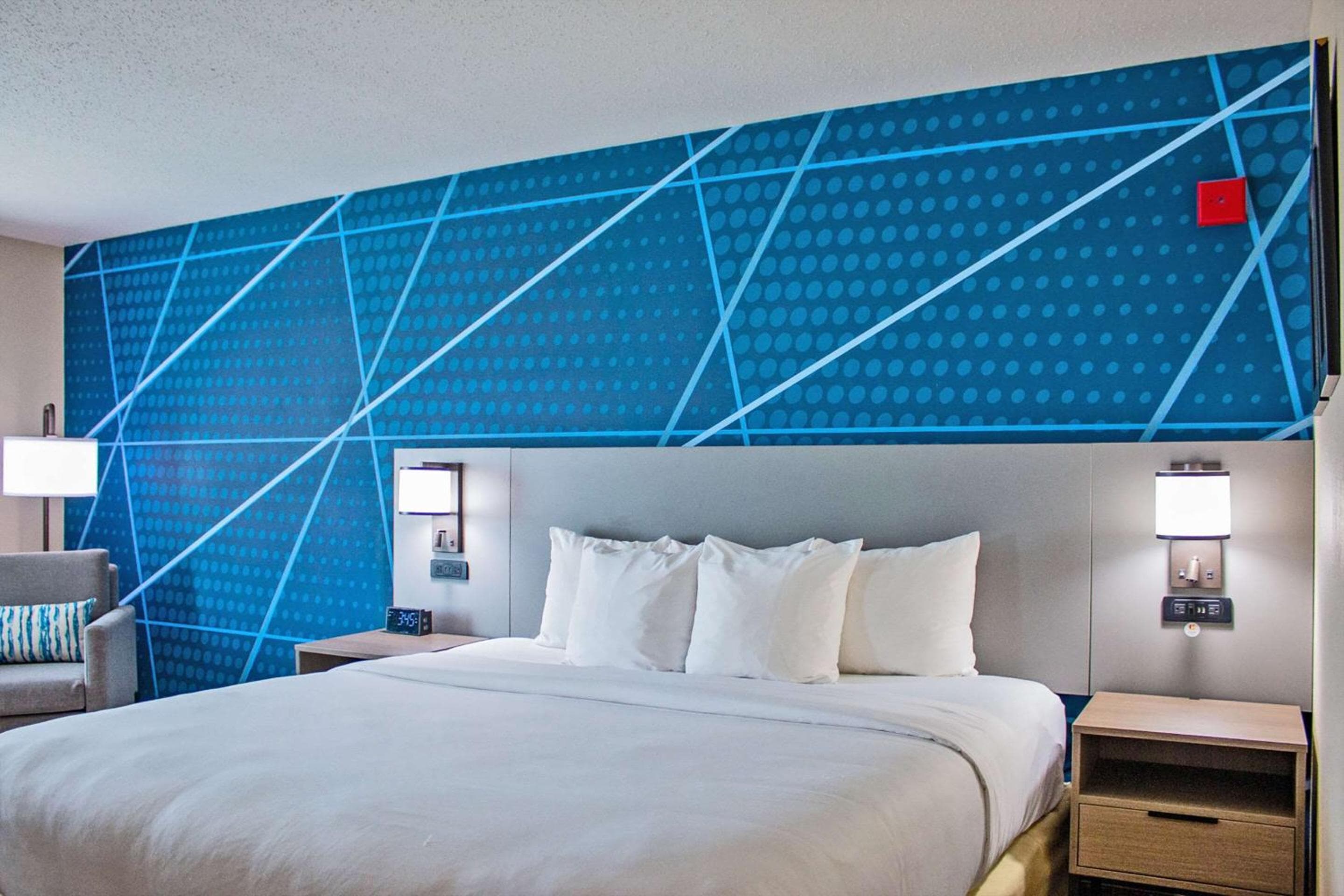 Comfort Inn & Suites Geneva- West Chicago