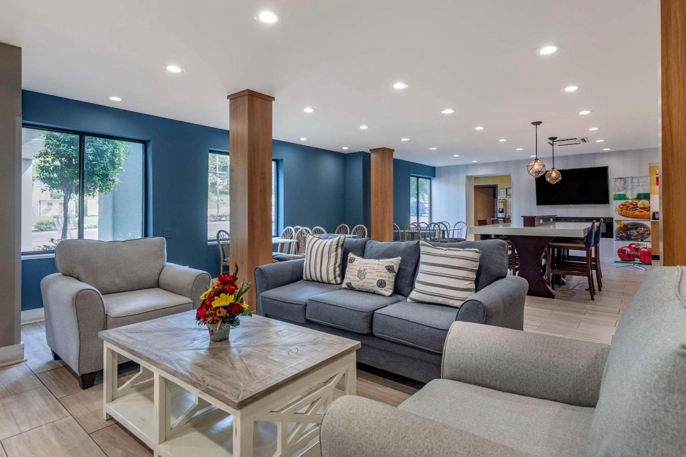 Quality Inn & Suites Chattanooga West near Lookout Mountain