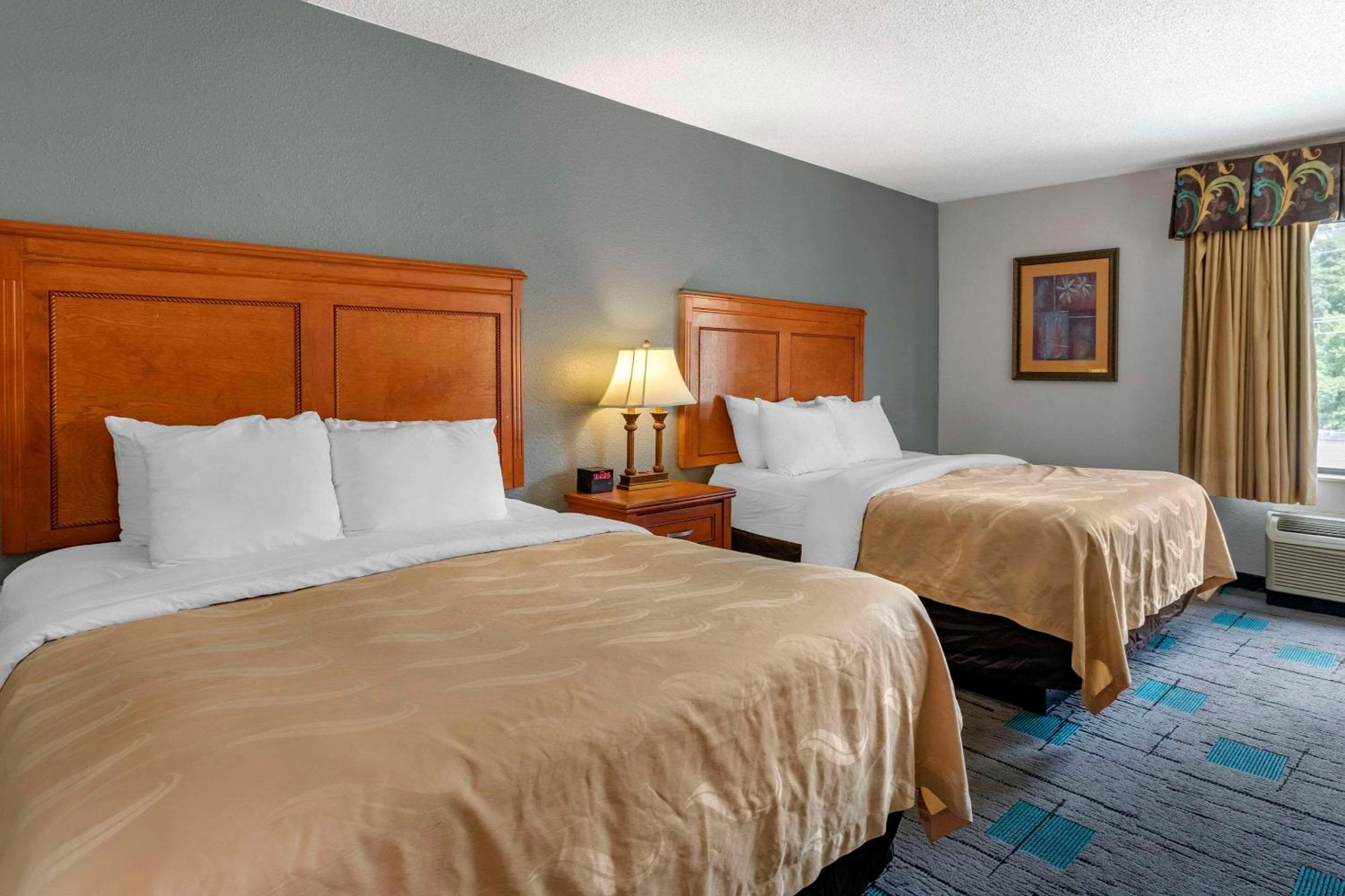 Quality Inn & Suites Chattanooga West near Lookout Mountain