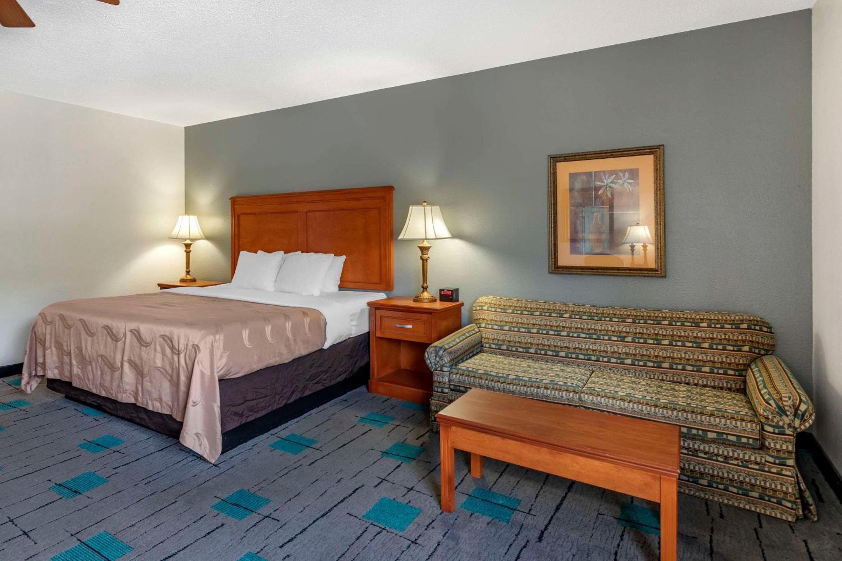 Quality Inn & Suites Chattanooga West near Lookout Mountain