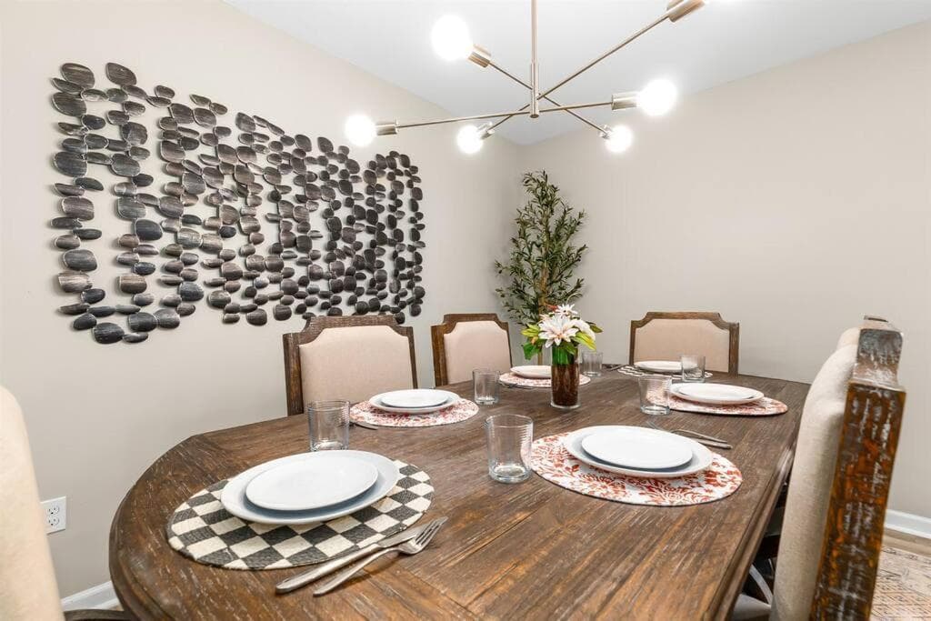 Modern 3BR 2BA Family Home in Commerce Township