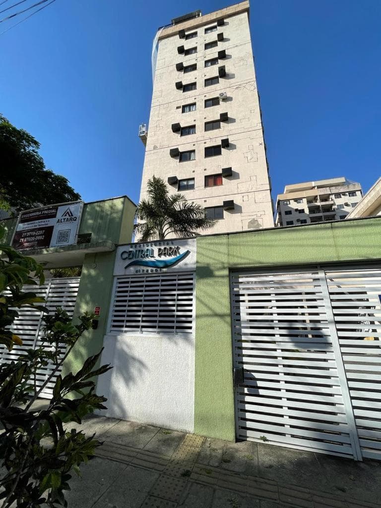 SCR-Centro -Niterói com Varanda e Garagem
