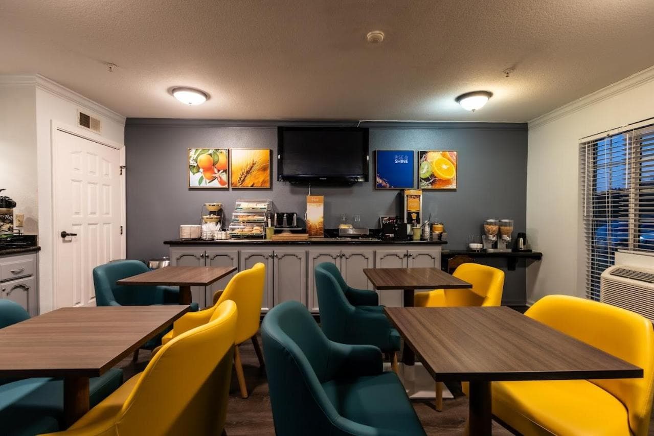 Quality Inn & Suites Tulare