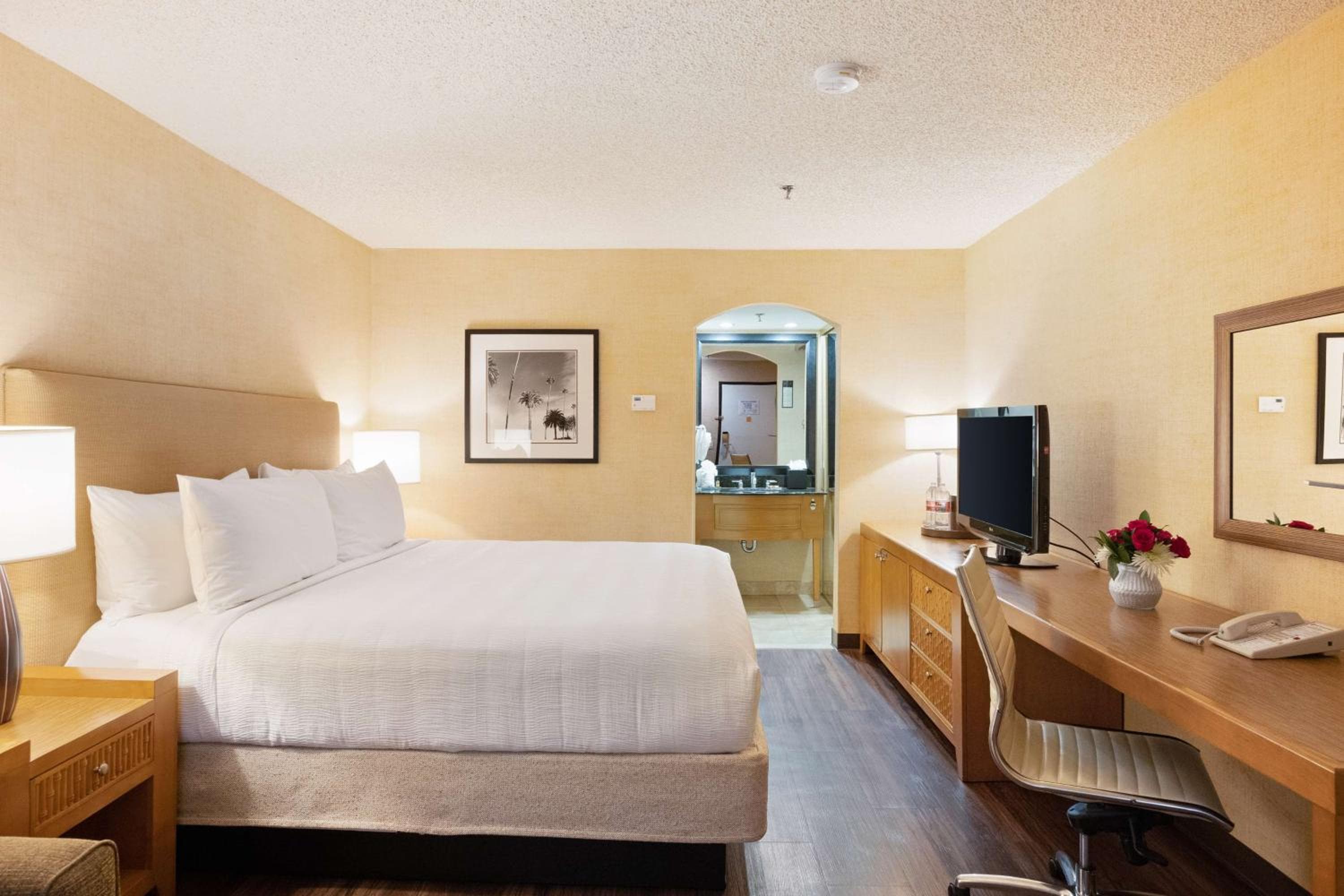 Best Western Plus Las Brisas Hotel