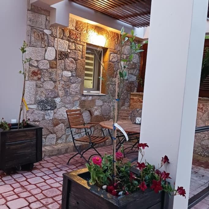 Boutique Eptalofos 15min from airport and sea