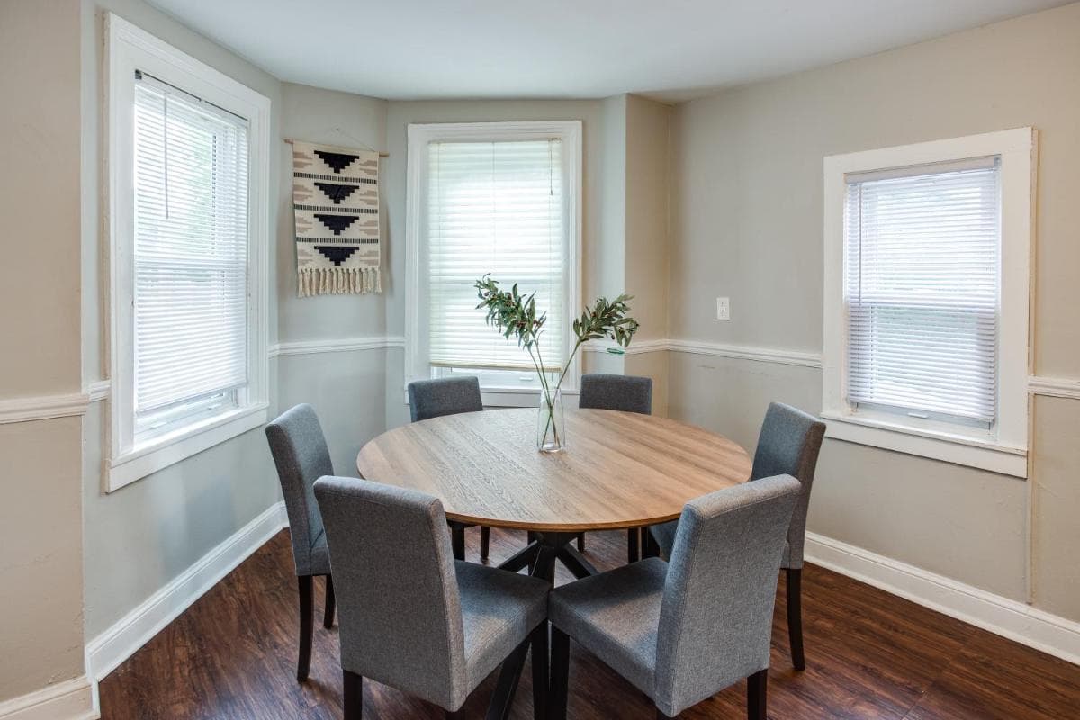 3BR Home with In-Unit Laundry Parking and Sound Bar
