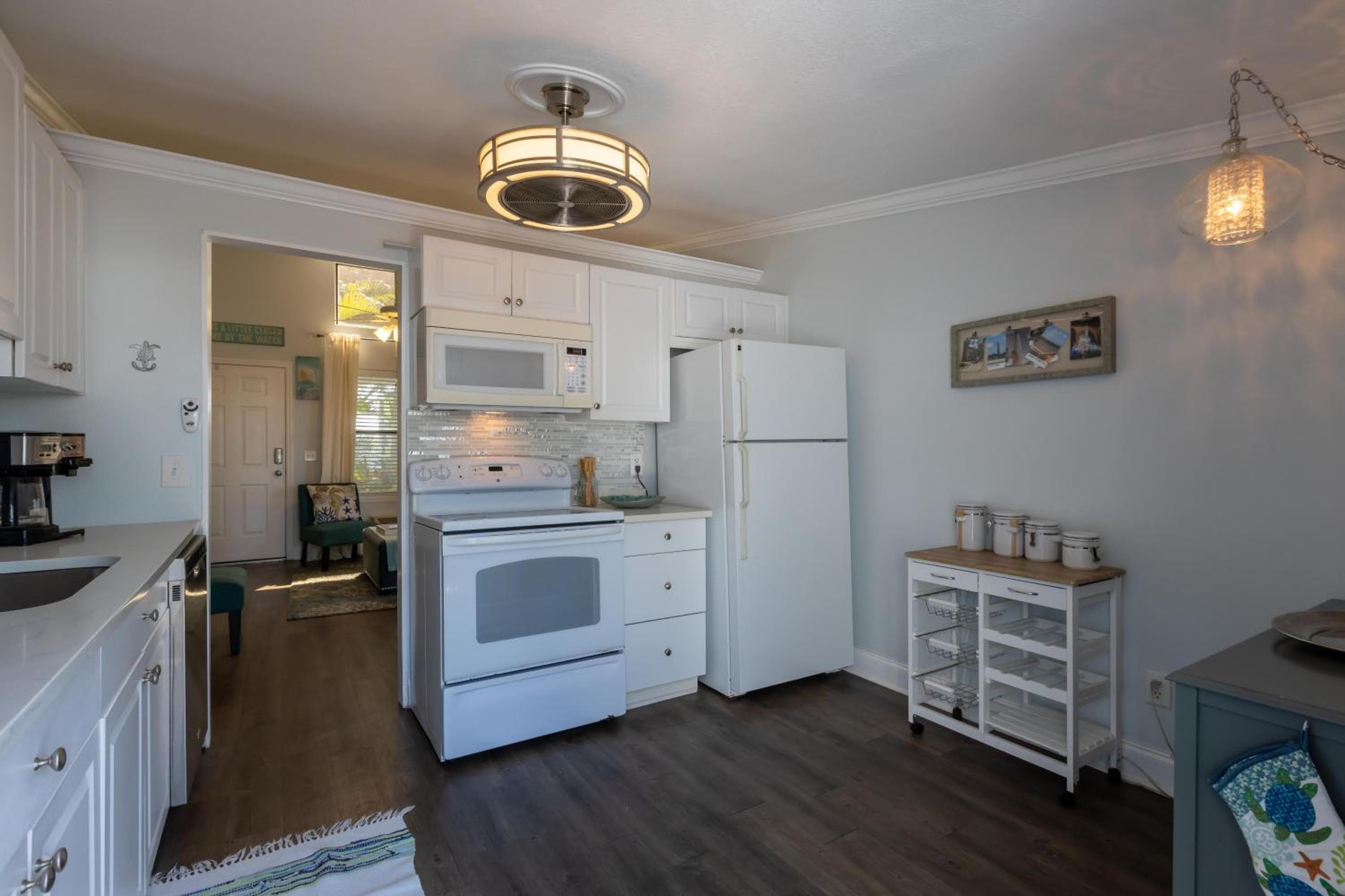 Dolphin Cove Cottage -22 & Pet Friendly!