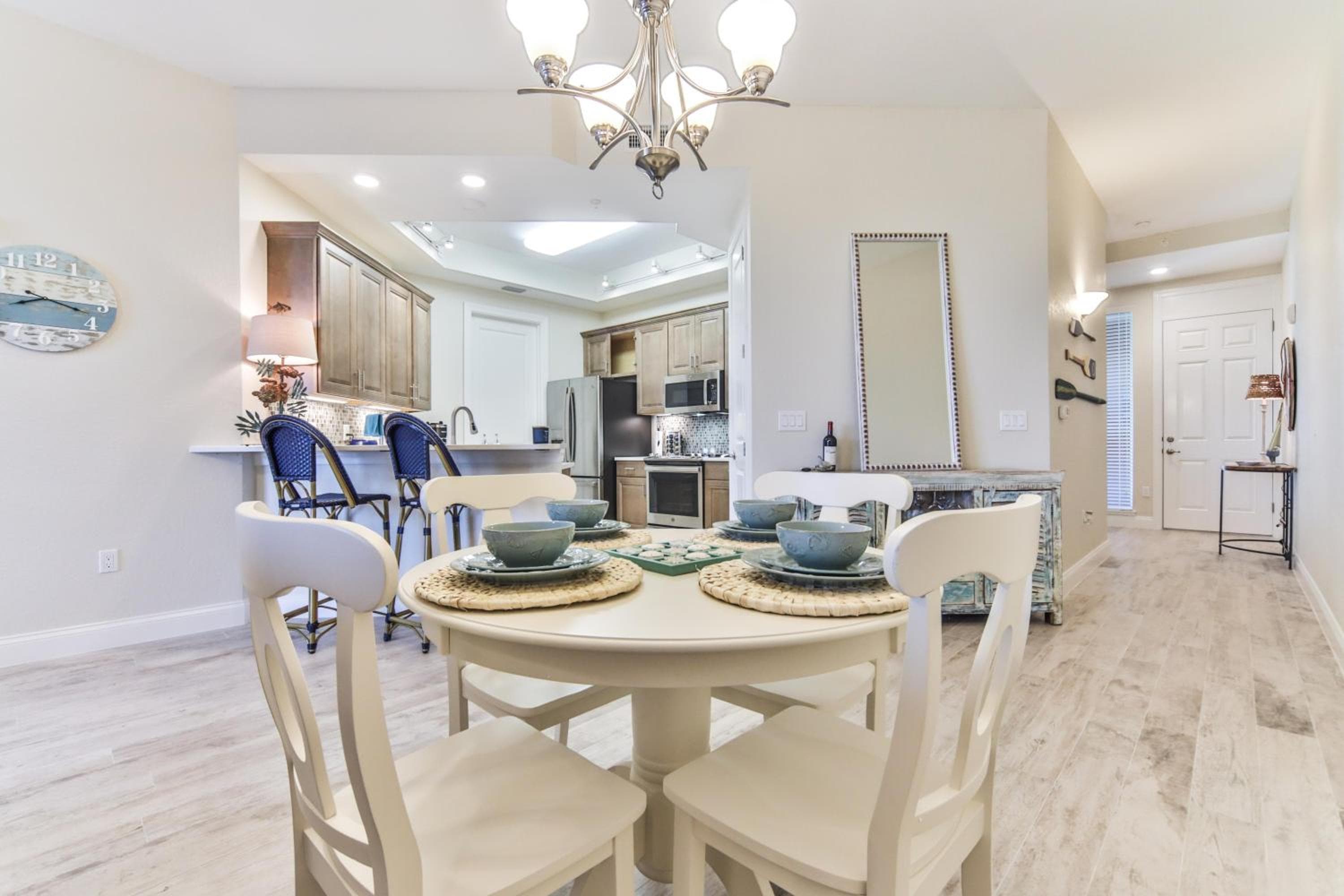 Riverwalk Penthouse With Riverviews