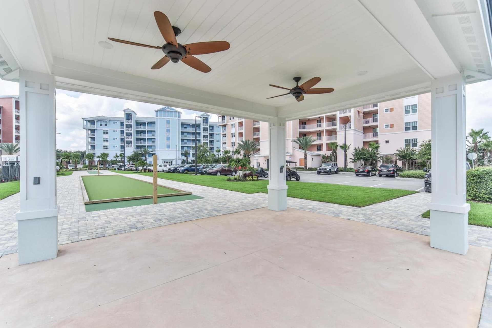 Riverwalk Condo - Large 22 And Brand New!