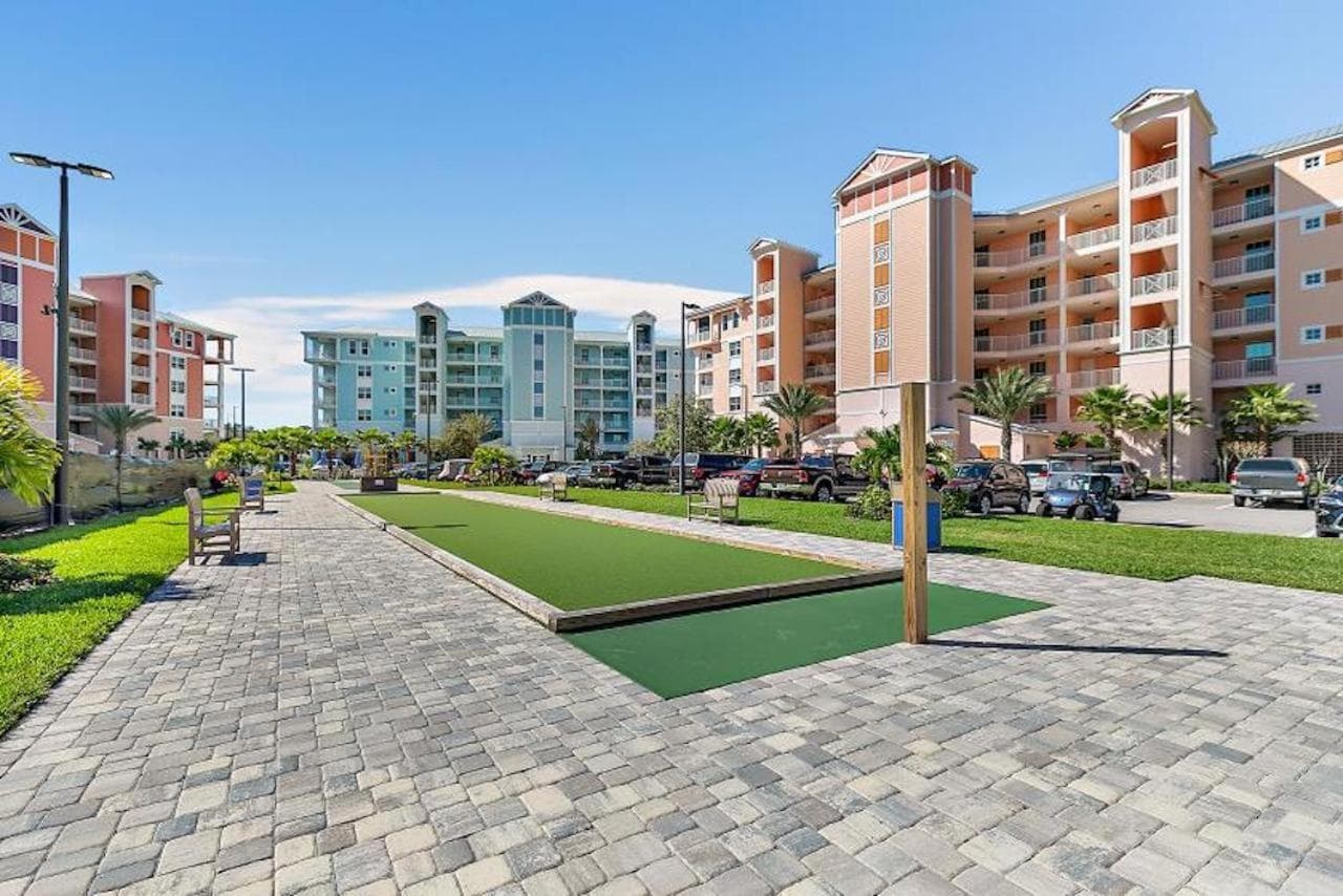 Riverwalk Condo - Large 22 And Brand New!