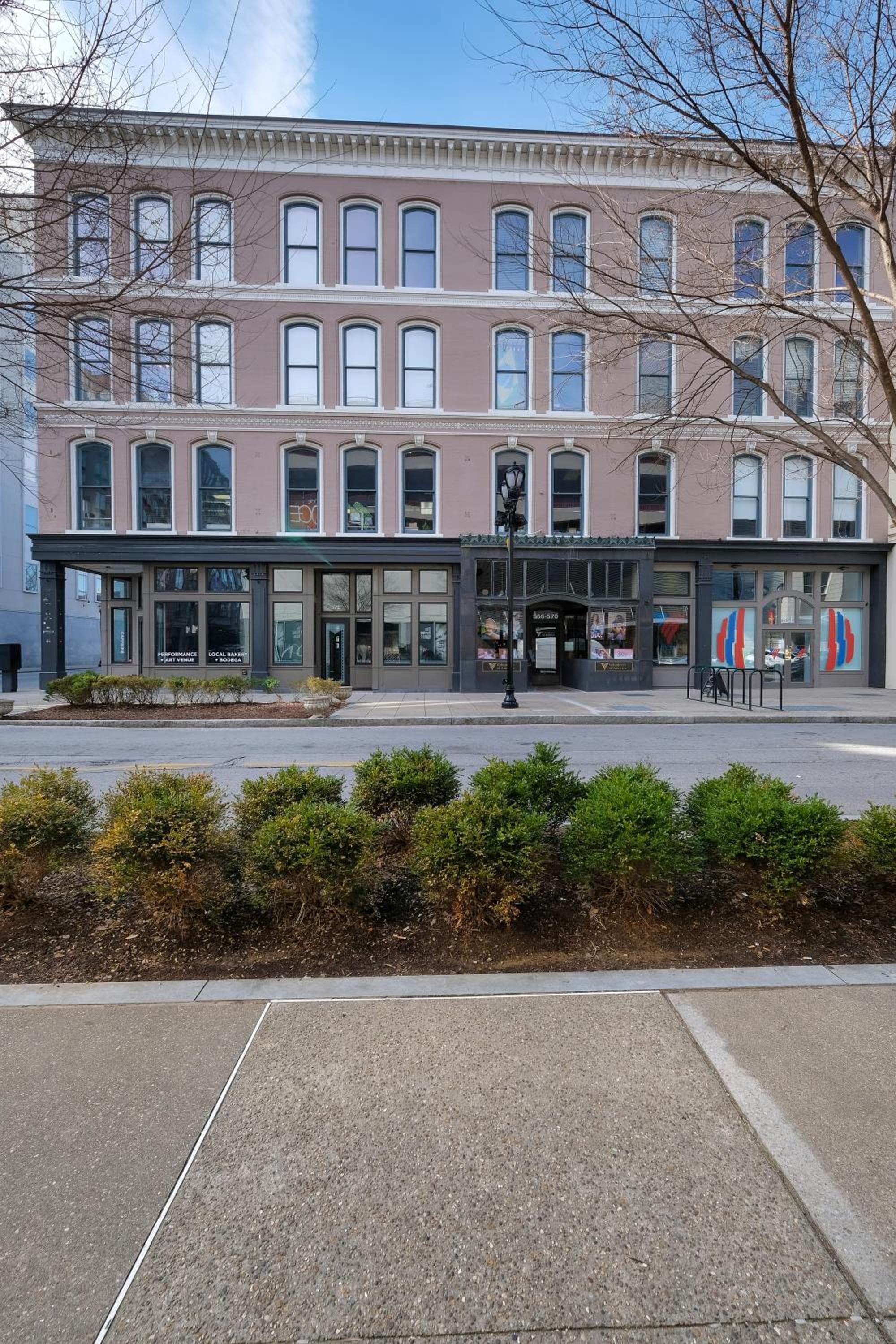 2br Apartment With King Beds, Historic Charm