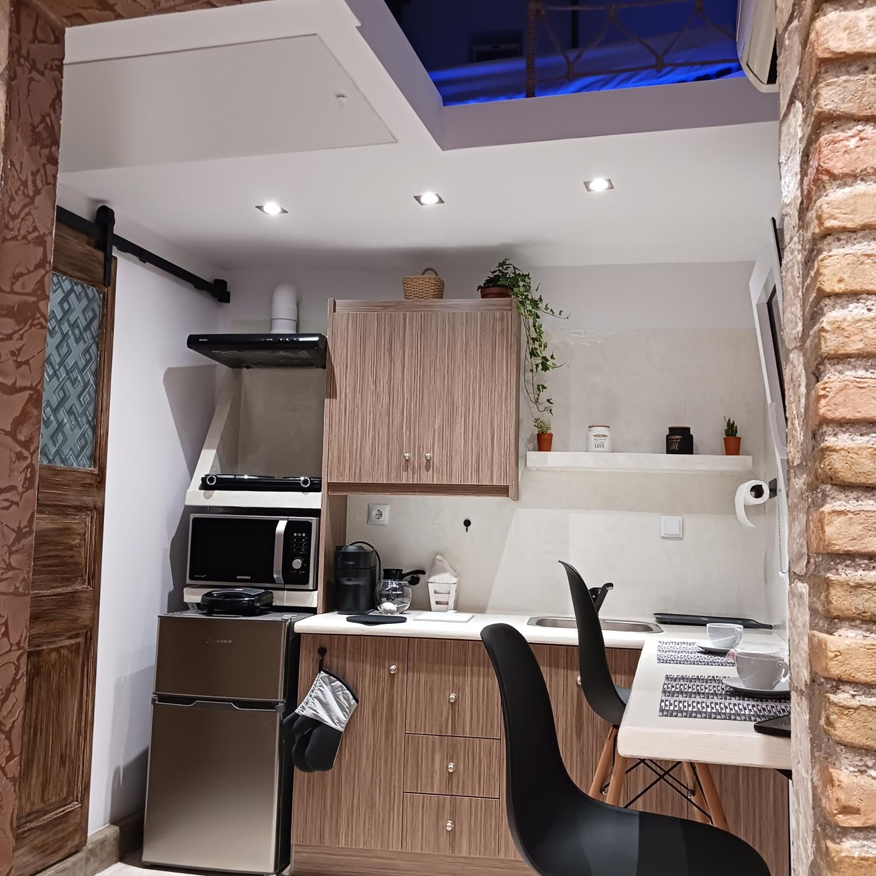 Boutique Eptalofos 15min from airport and sea