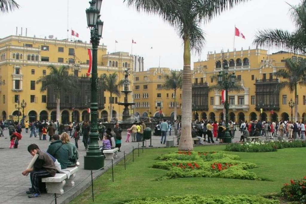 Heart of Lima, Miniapartment Groups, Family, Couples