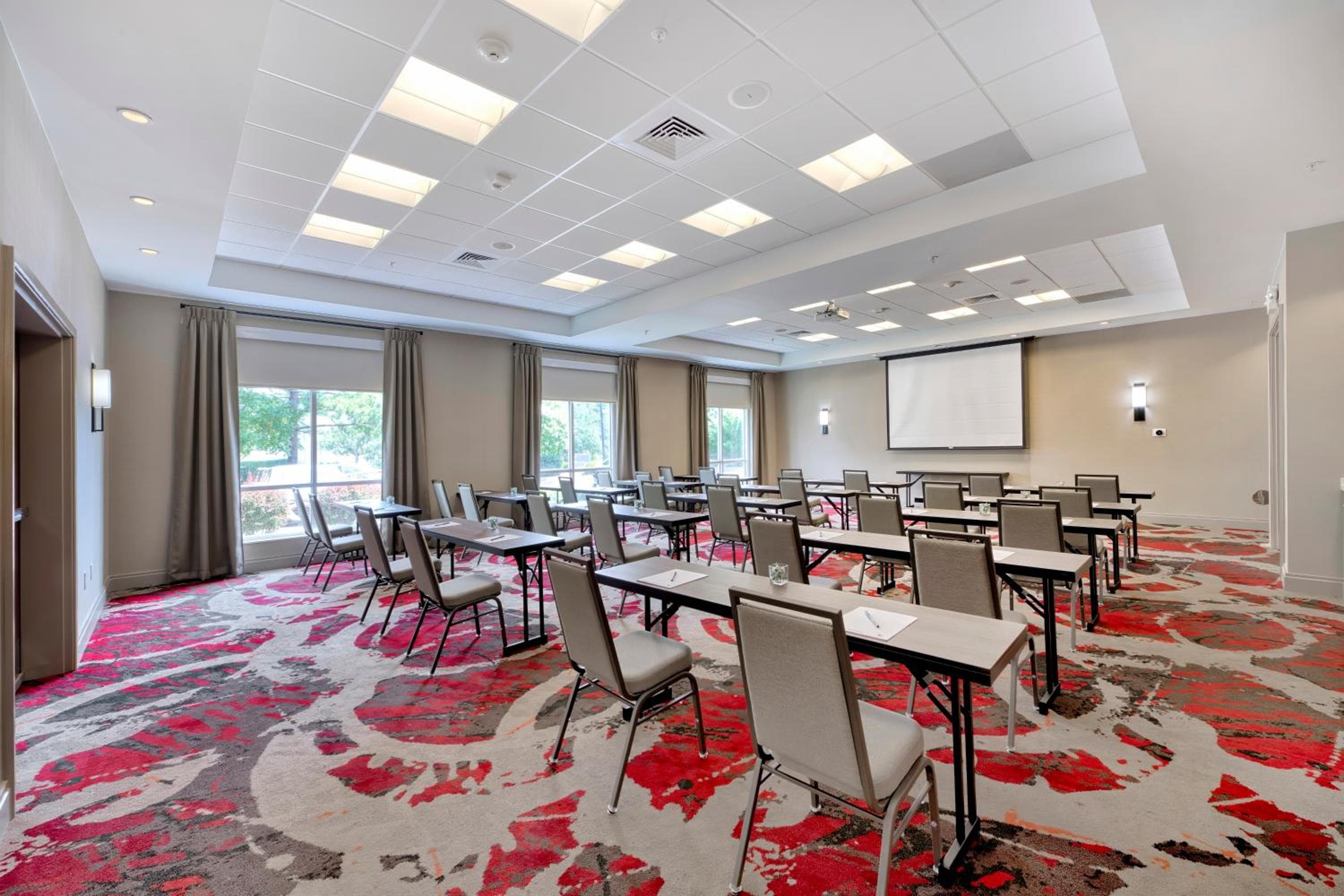 DoubleTree by Hilton Raleigh-Cary