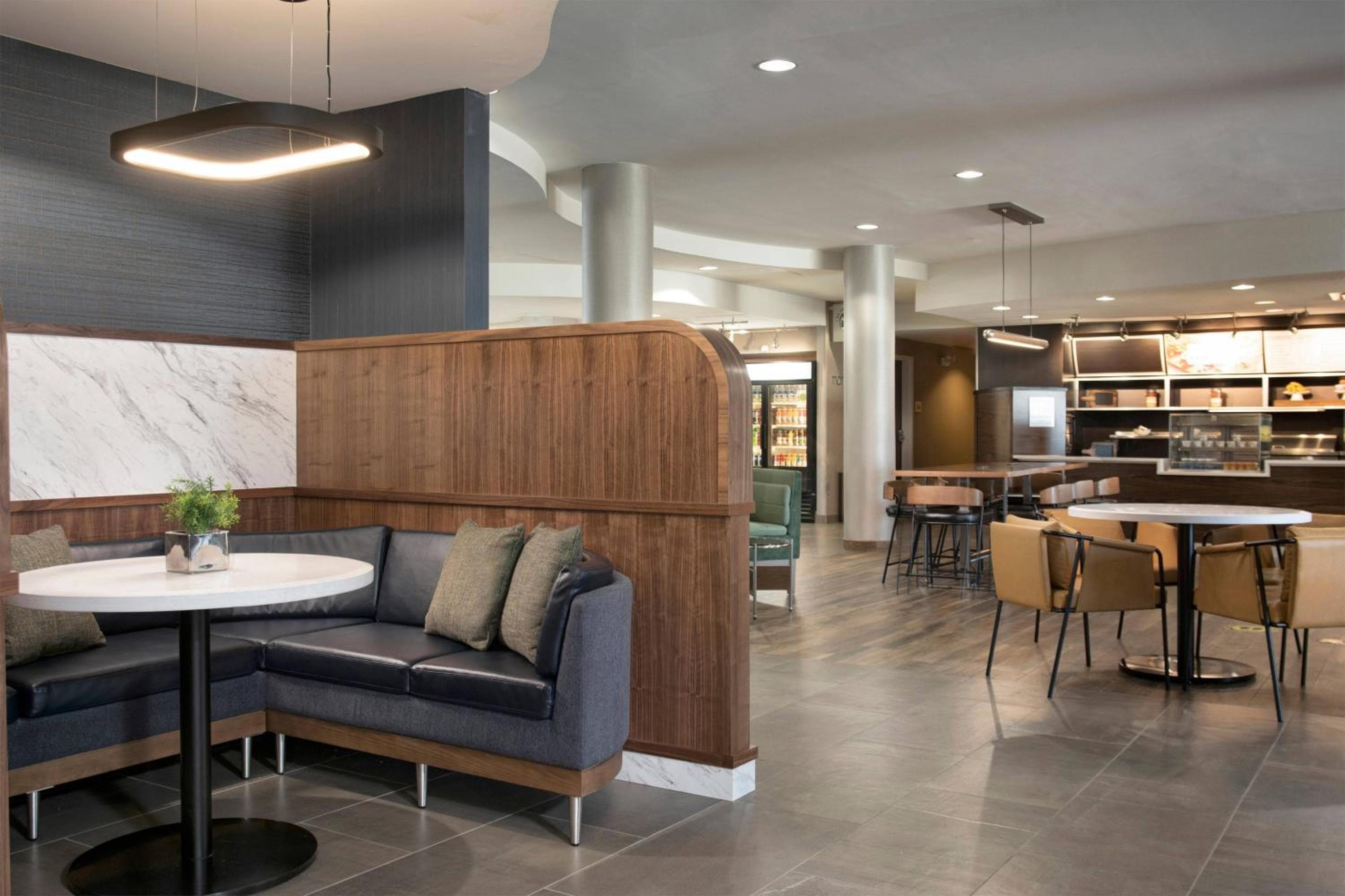 Courtyard by Marriott Memphis Collierville