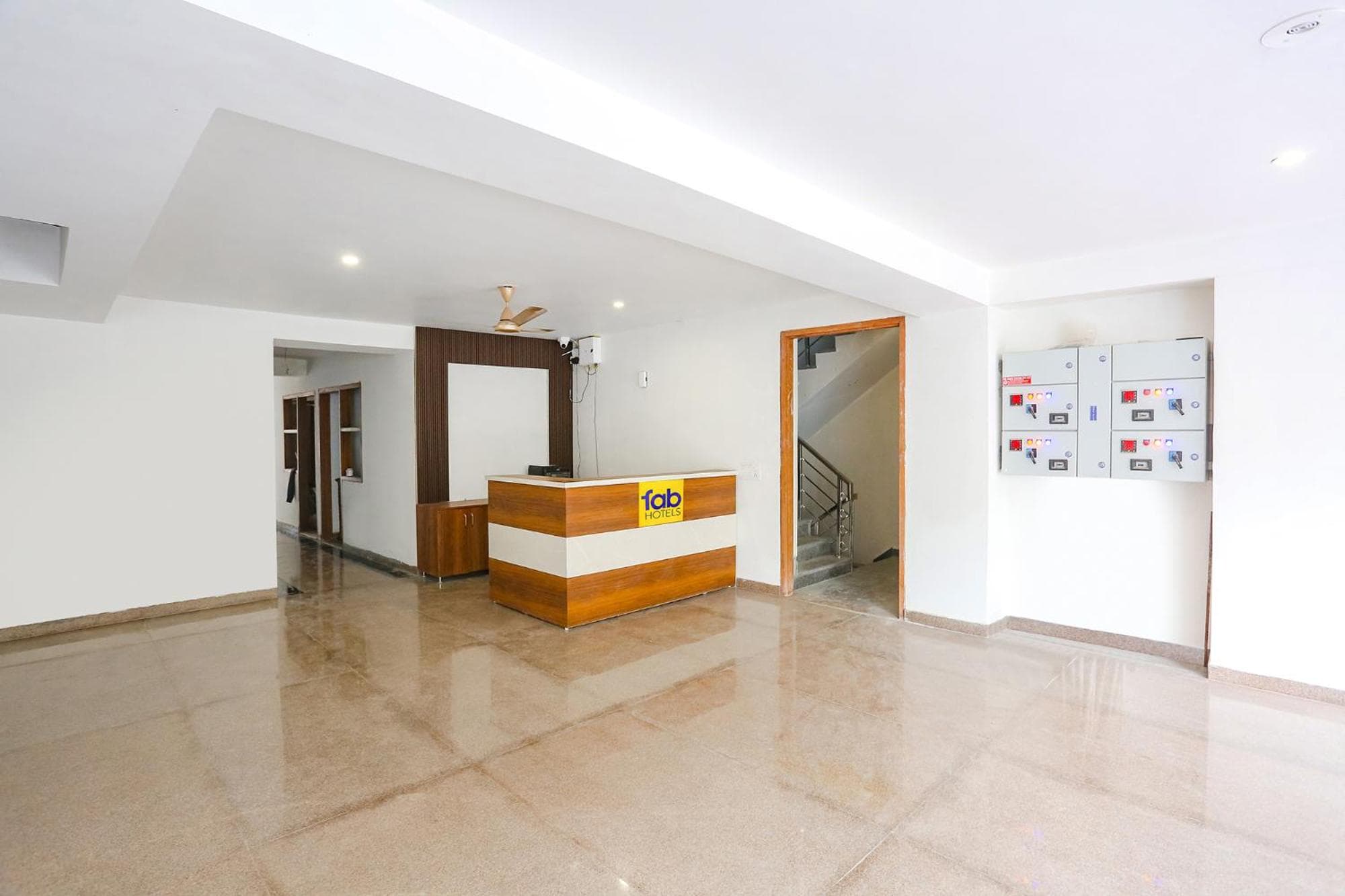 FabHotel Raahi Retreat - Nr Star Mall & 32nd Avenue
