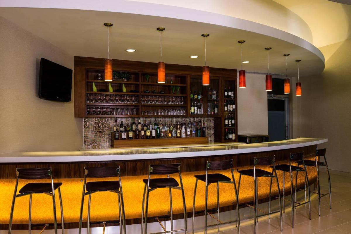 bar