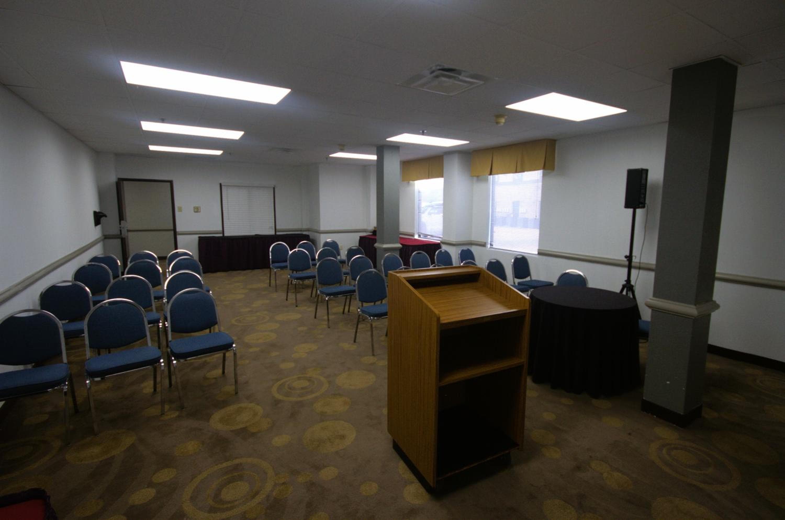 Atrium Hotel and Suites DFW Airport