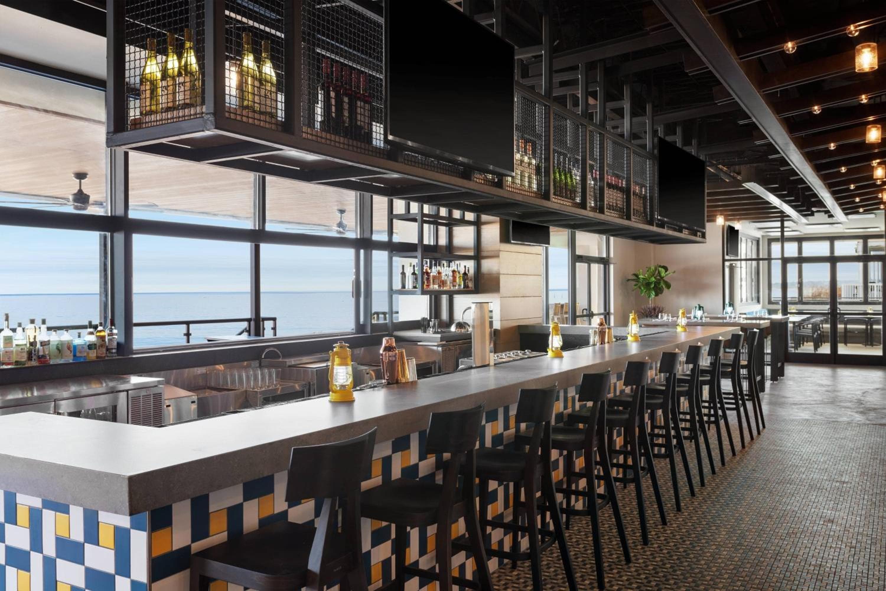 Delta Hotels by Marriott™ Virginia Beach Waterfront Suites
