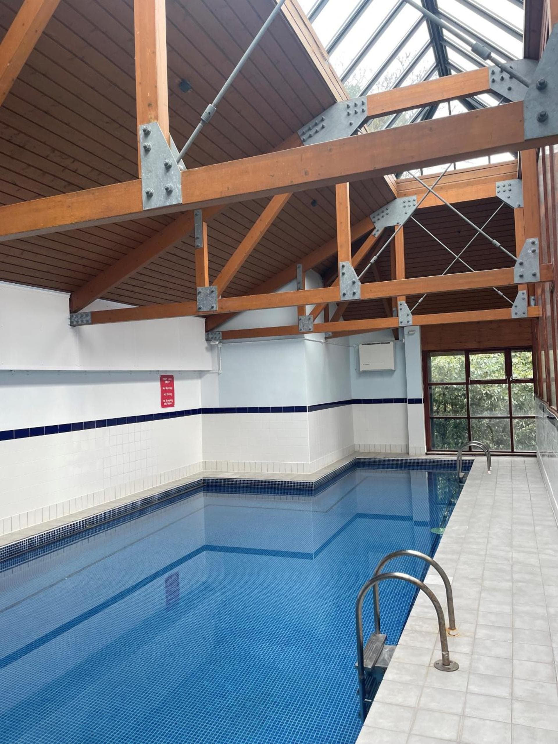 Addlestone Weybridge Stunning 2 bedroom 2 bath