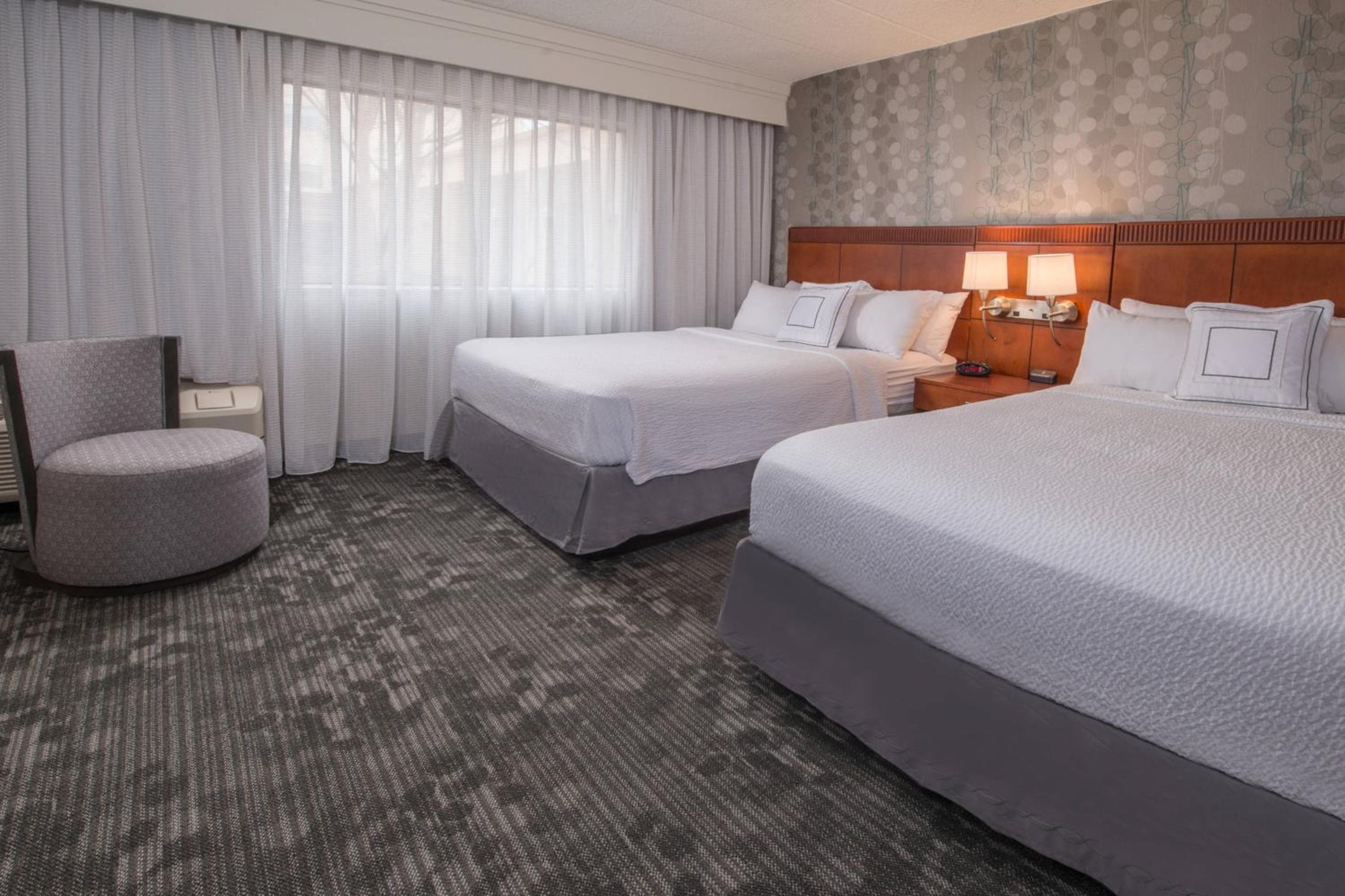 Courtyard by Marriott Fairfax Fair Oaks