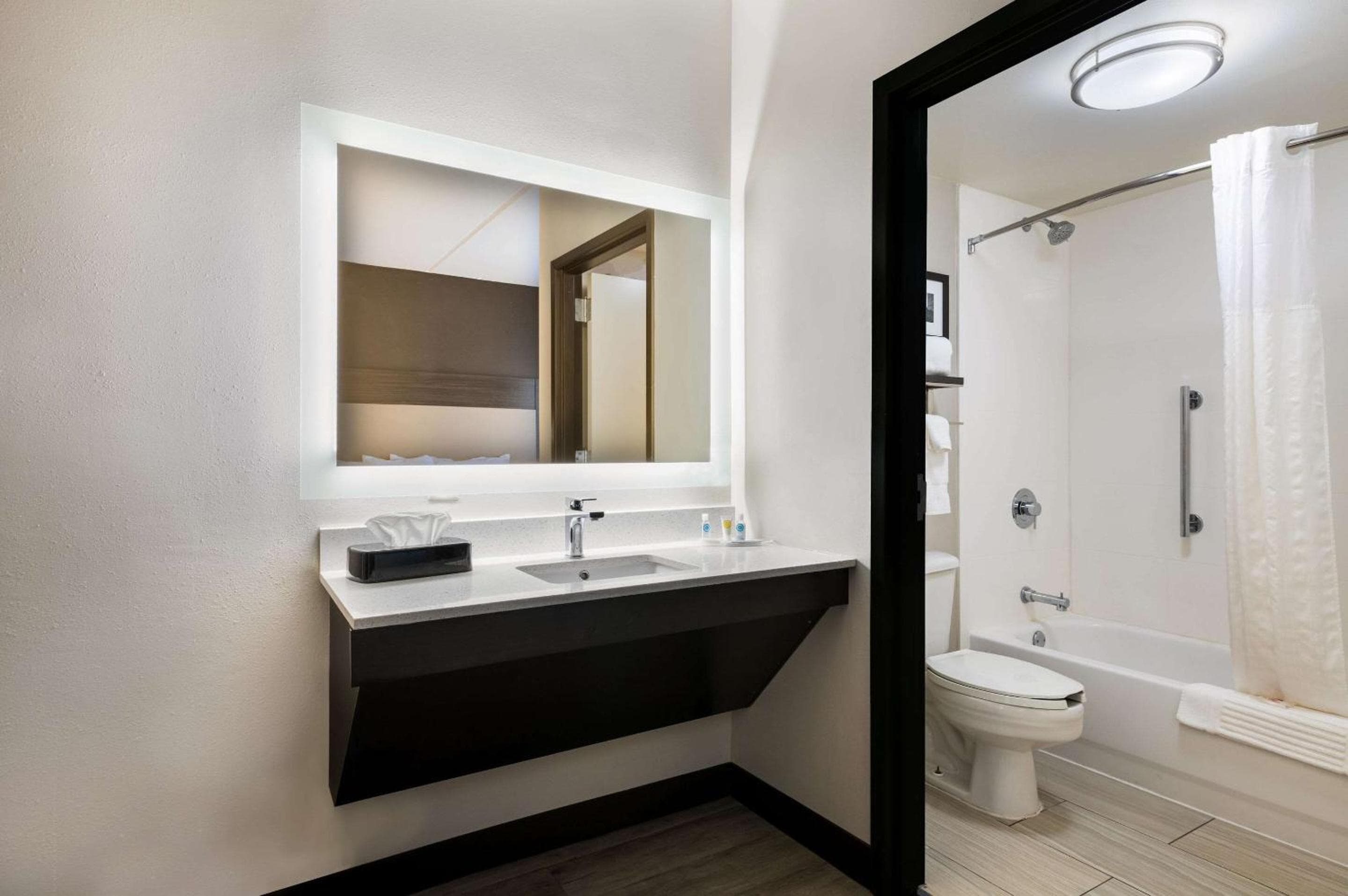 Comfort Suites Northlake